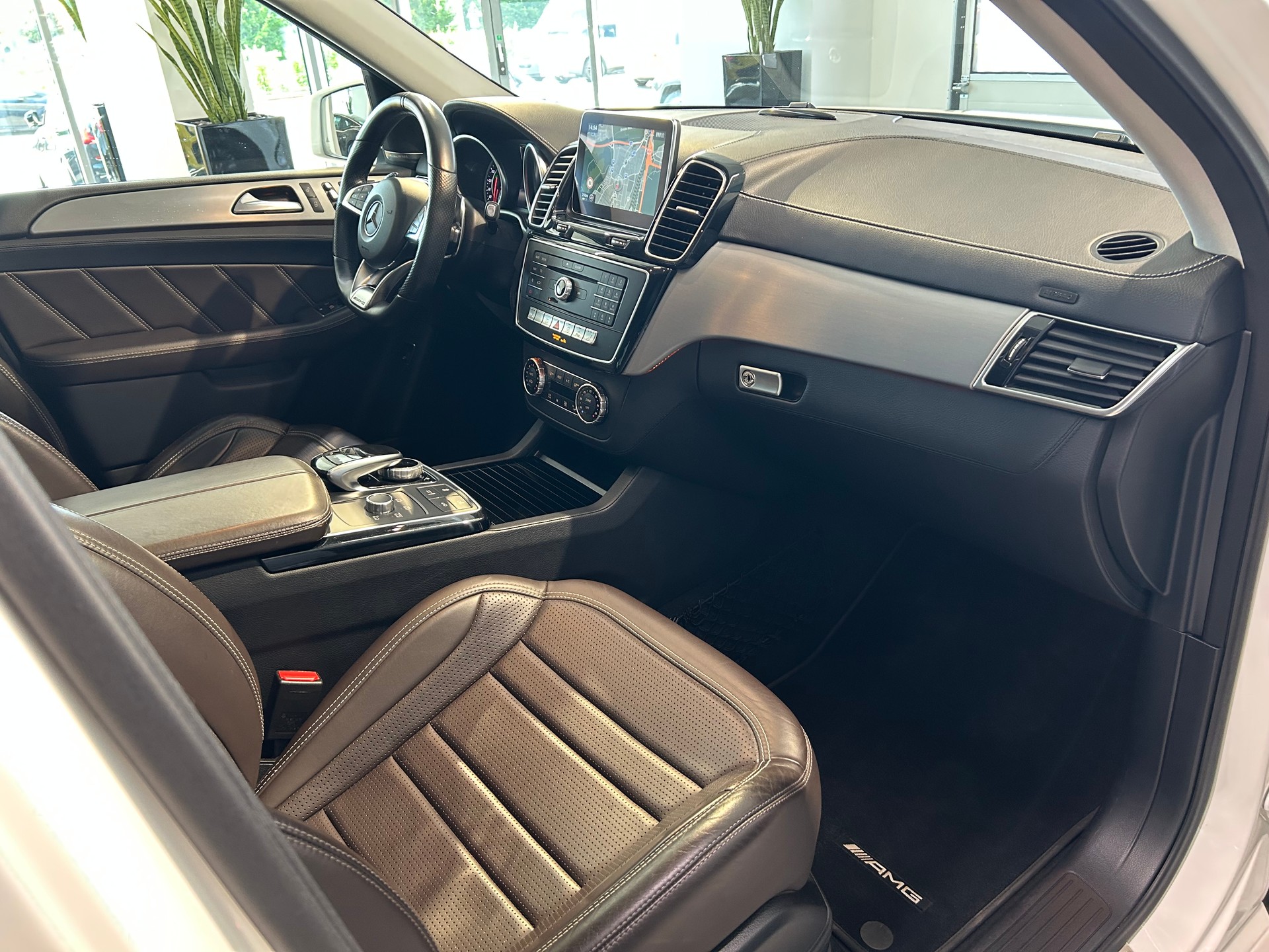 MERCEDES-BENZ GLE 63 AMG 4Matic Speedshift Plus 7G-Tronic-image-15