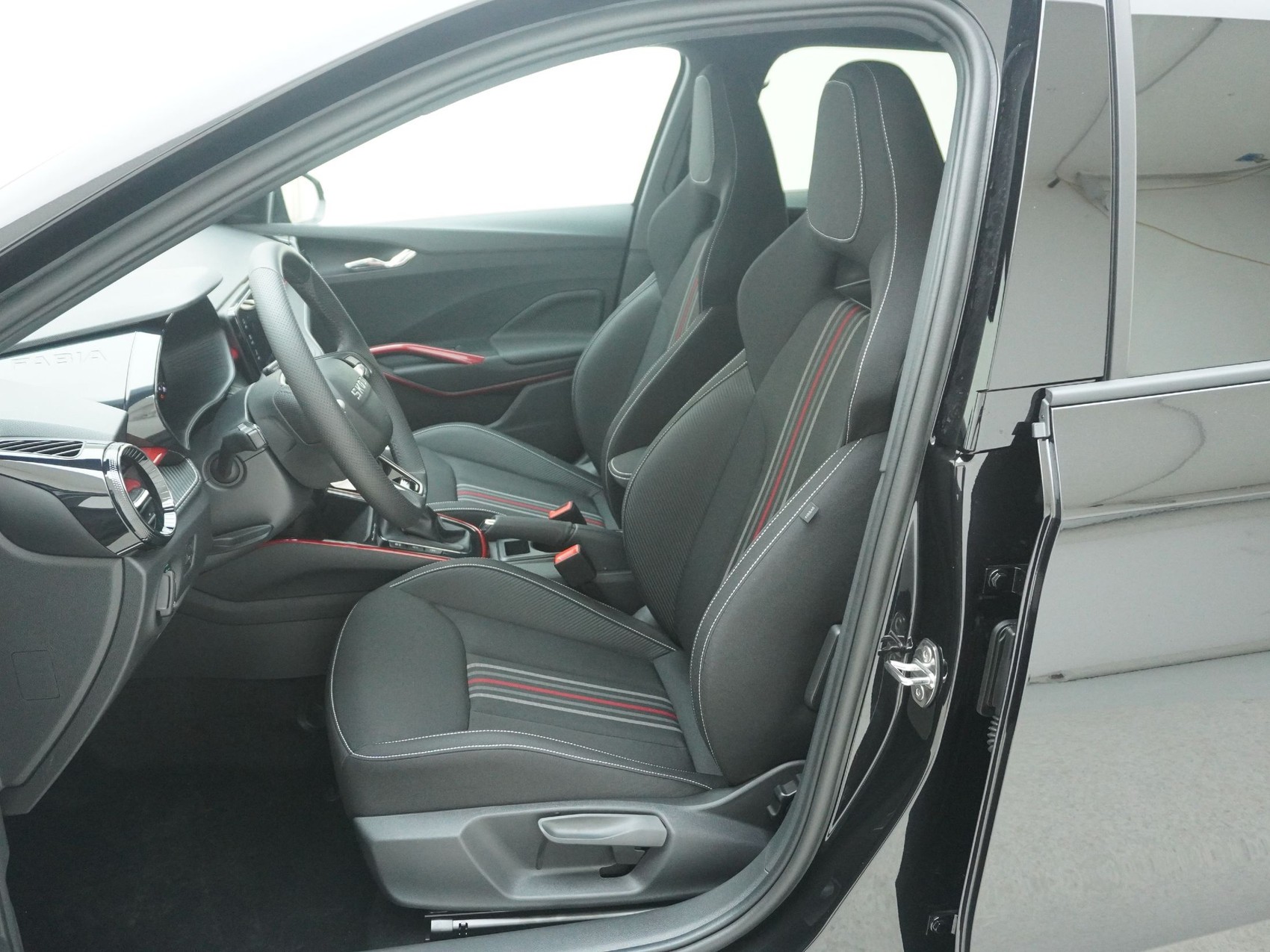 SKODA Fabia 1.0 TSI Monte Carlo DSG-image-11