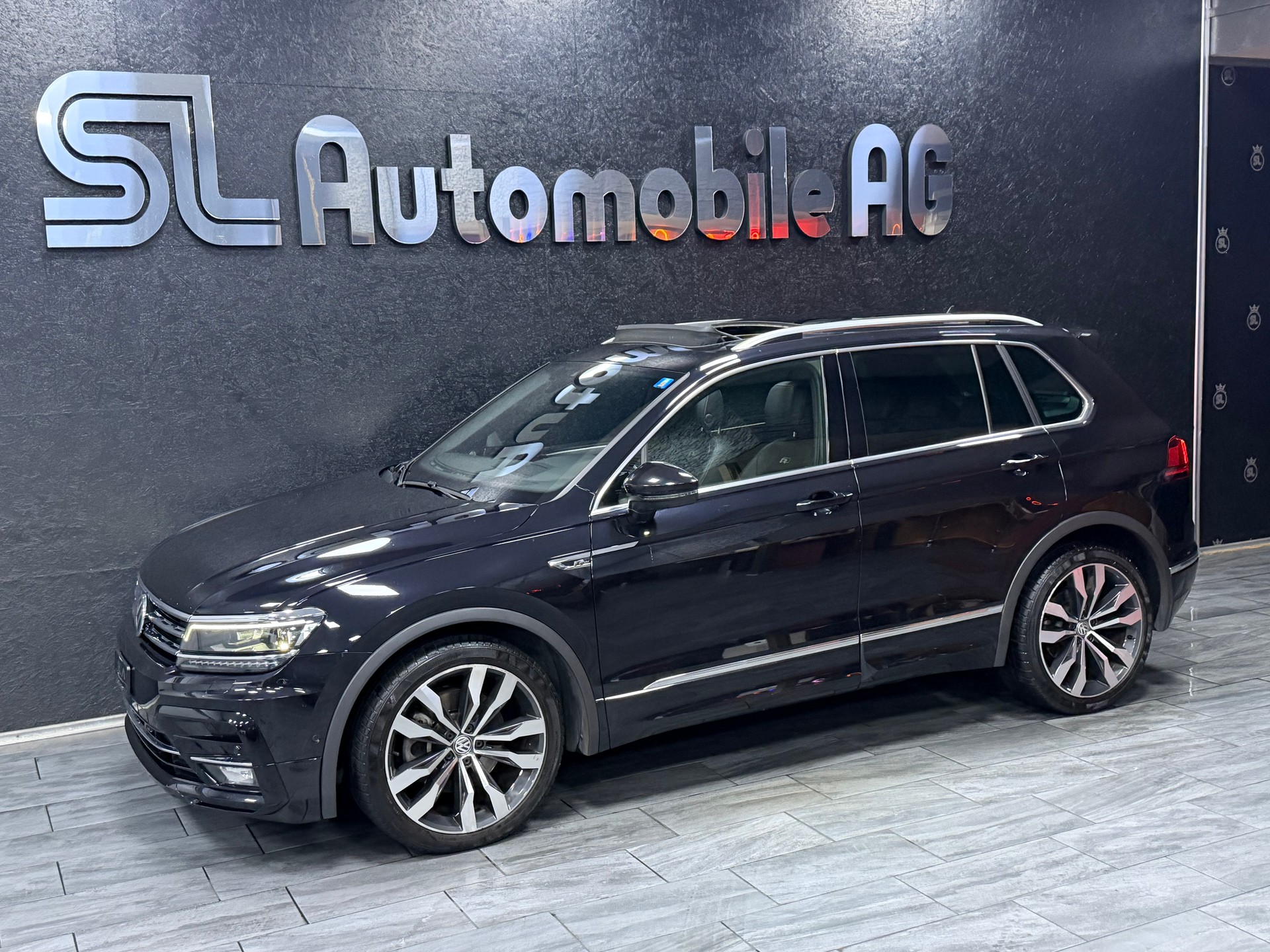 VW Tiguan 2.0TSI Highline R-Line 4Motion DSG / Panoramadach / Leder-image-3