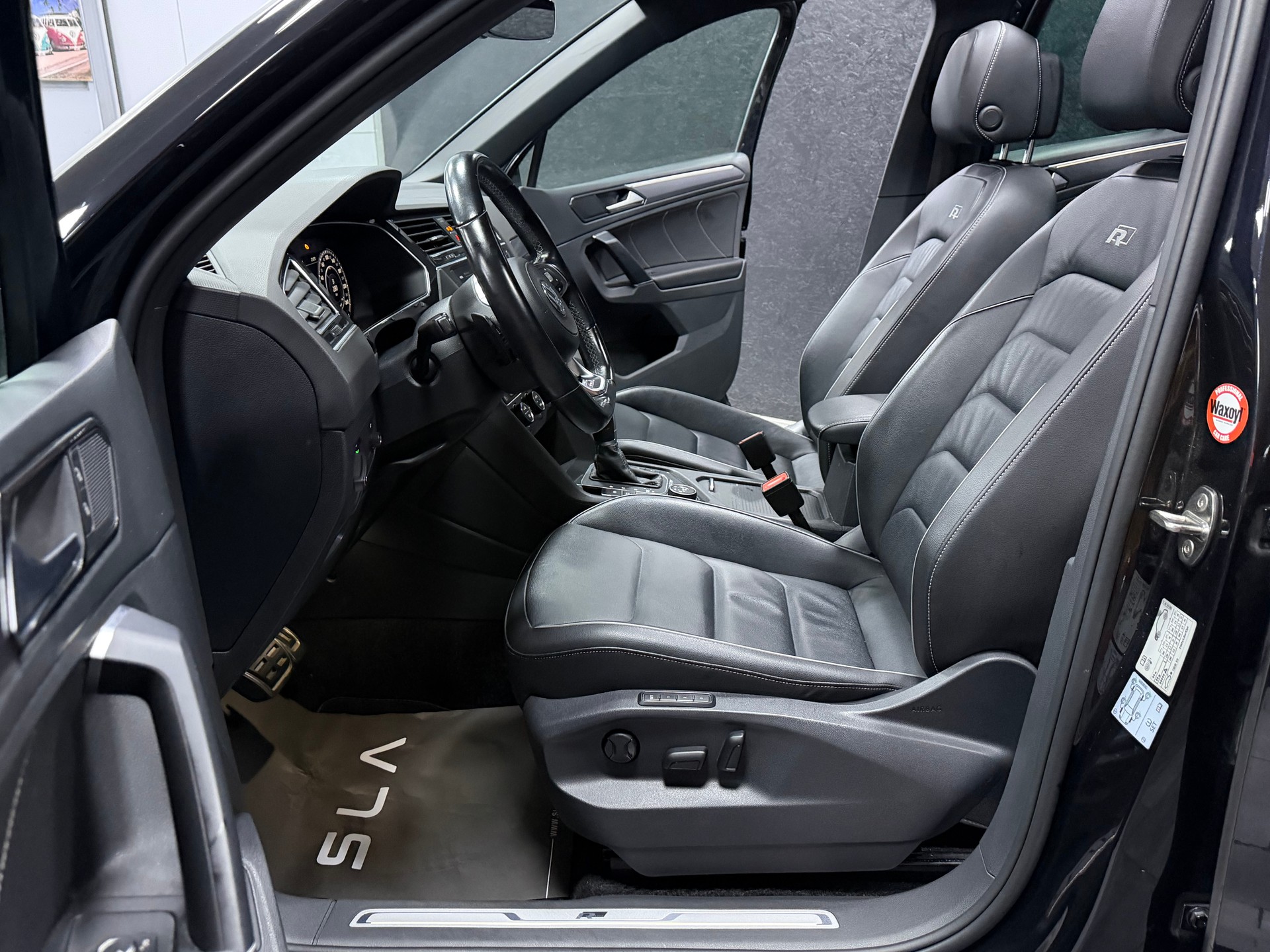 VW Tiguan 2.0TSI Highline R-Line 4Motion DSG / Panoramadach / Leder-image-8