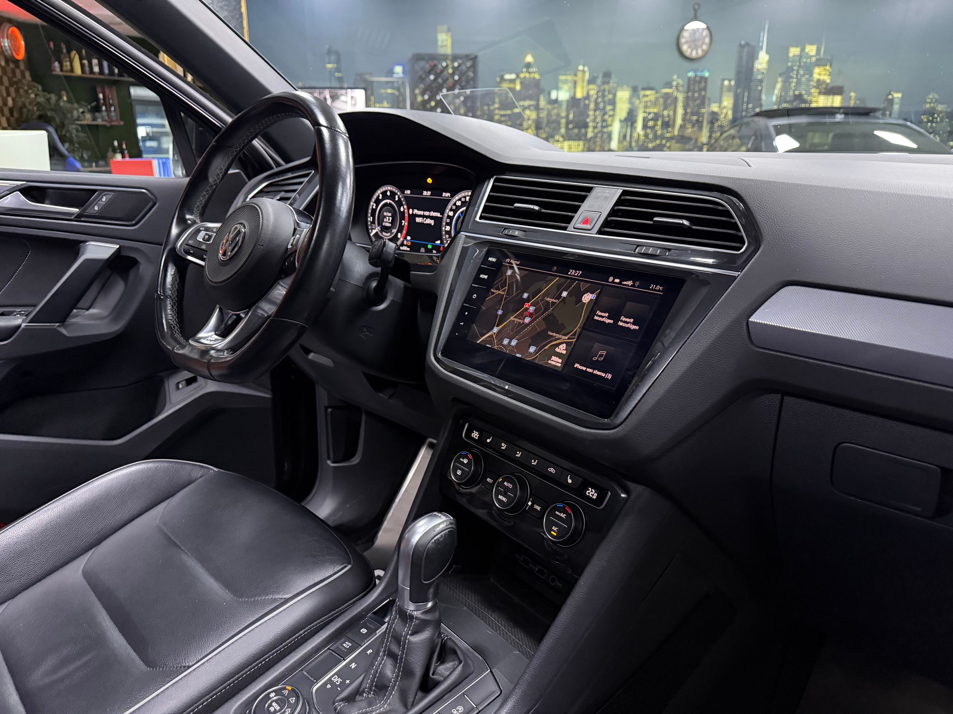 VW Tiguan 2.0TSI Highline R-Line 4Motion DSG / Panoramadach / Leder-image-13
