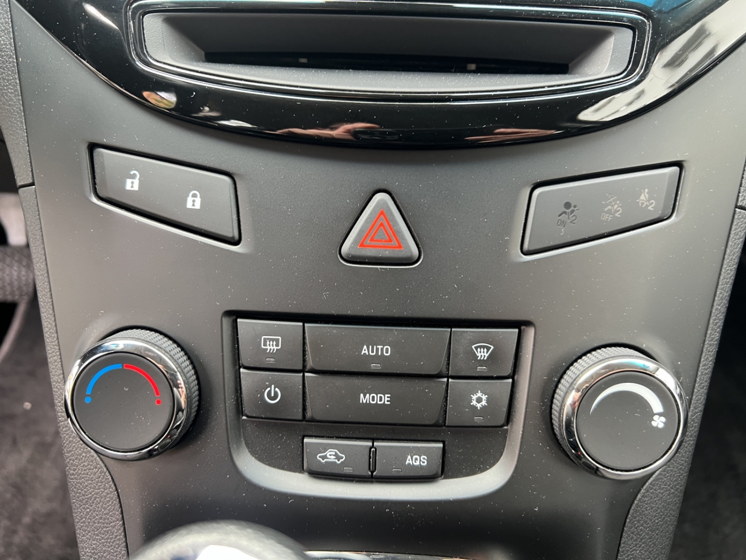 CHEVROLET Orlando 2.0 VCDi LS-image-16