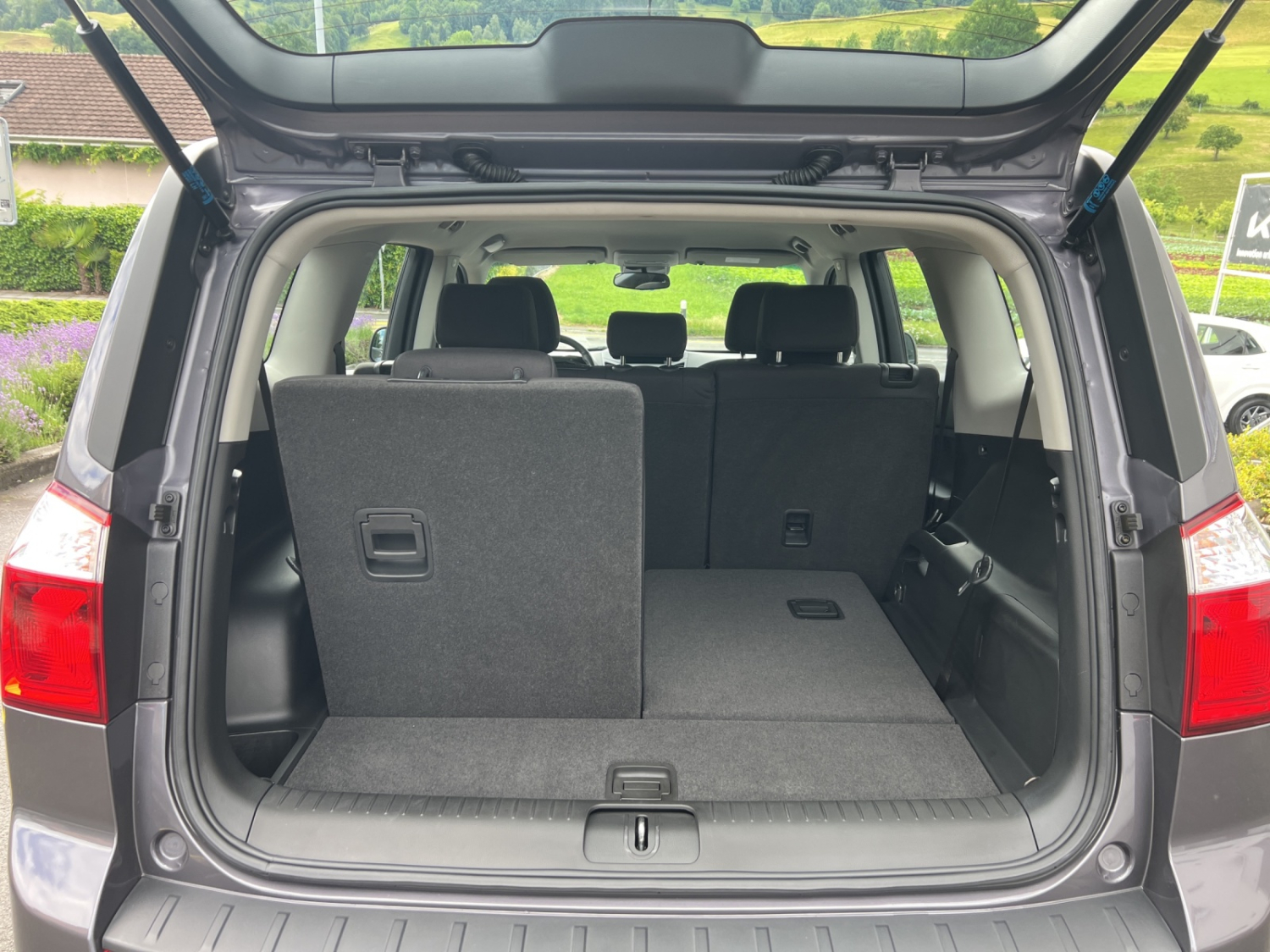 CHEVROLET Orlando 2.0 VCDi LS-image-21