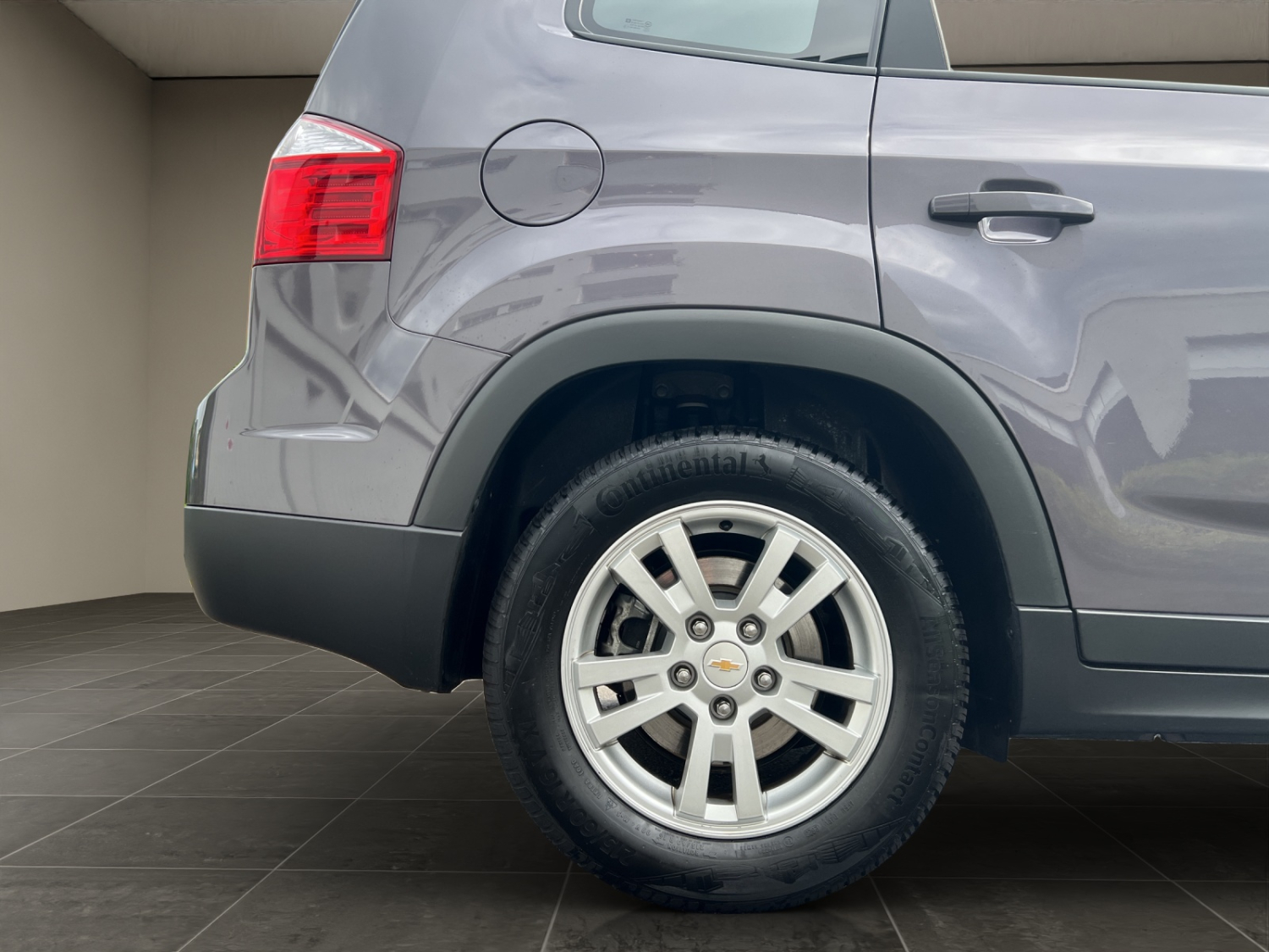 CHEVROLET Orlando 2.0 VCDi LS-image-24