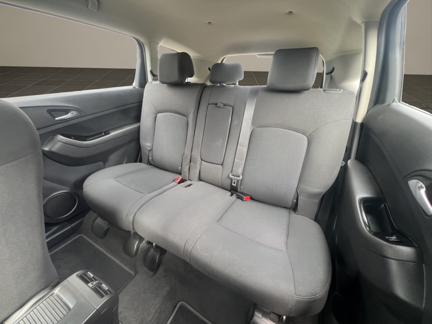 CHEVROLET Orlando 2.0 VCDi LS-image-19