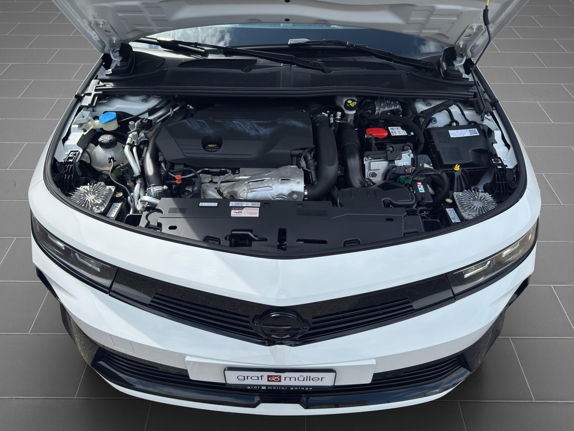 OPEL Astra Sports Tourer 1.6 T PHEV 225 GSe-image-18