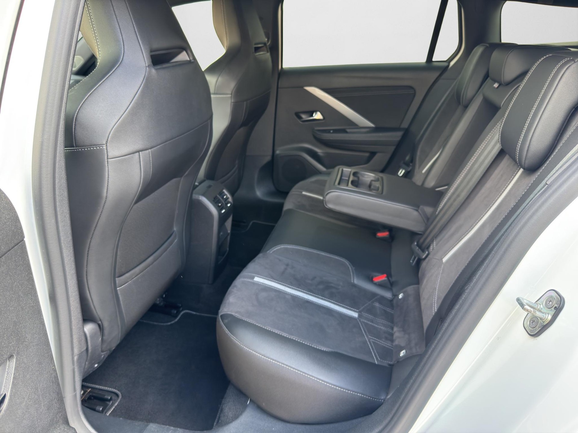OPEL Astra Sports Tourer 1.6 T PHEV 225 GSe-image-11