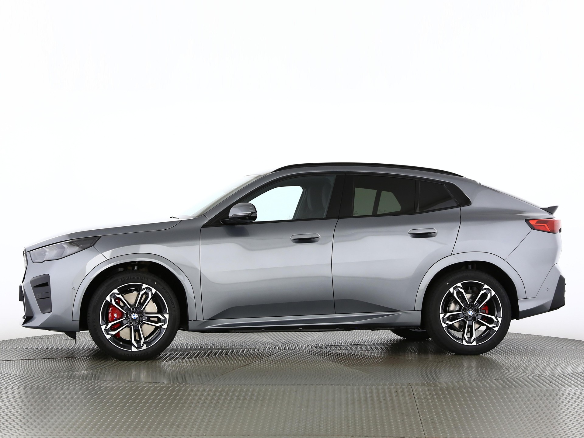 BMW iX2 20 eDrive-image-2