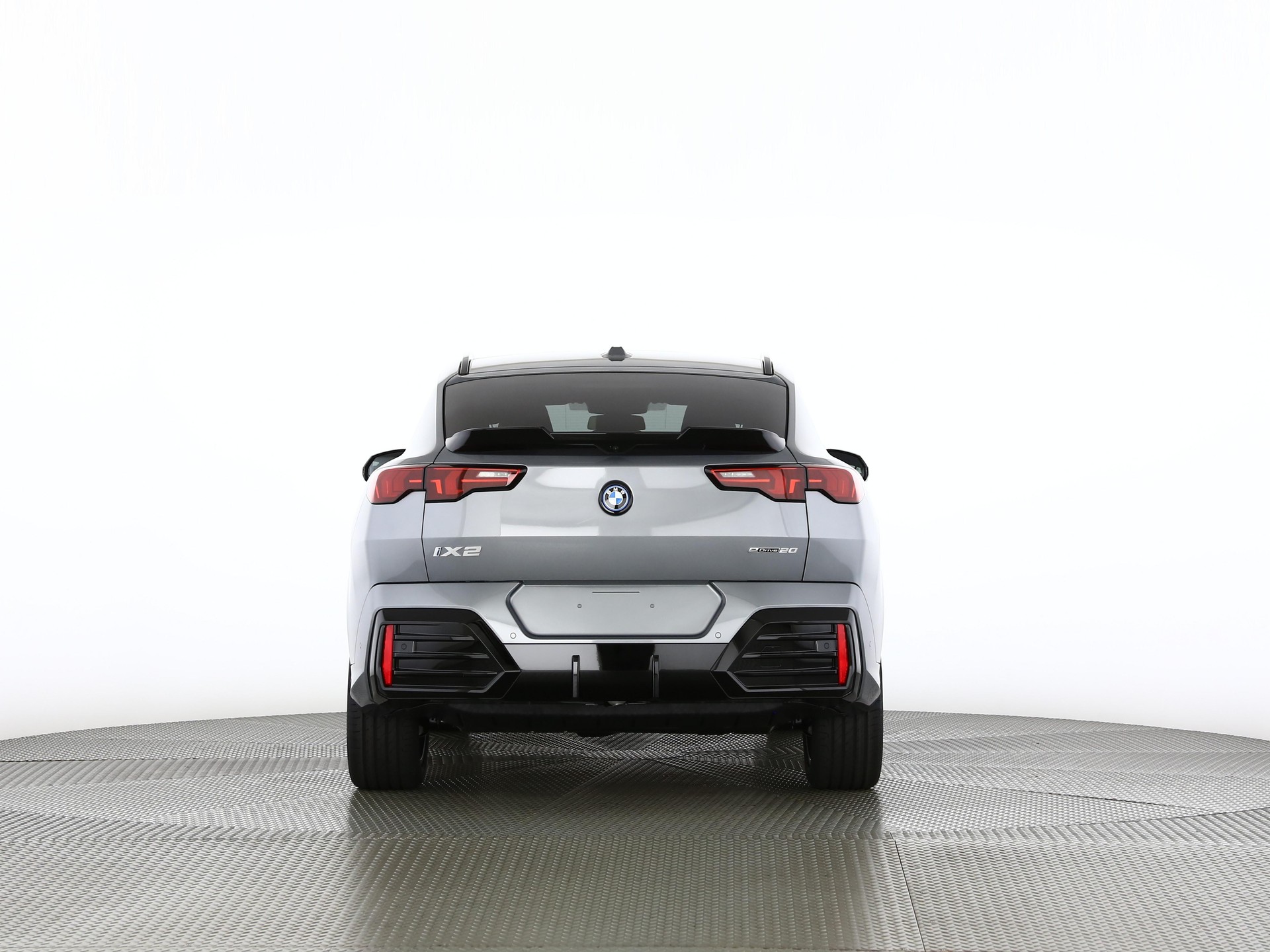 BMW iX2 20 eDrive-image-3
