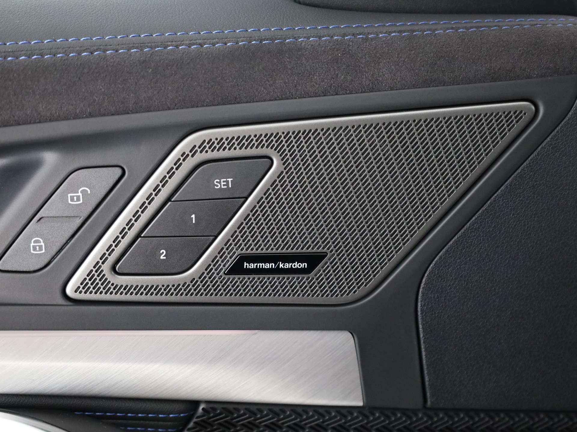 BMW iX2 20 eDrive-image-10