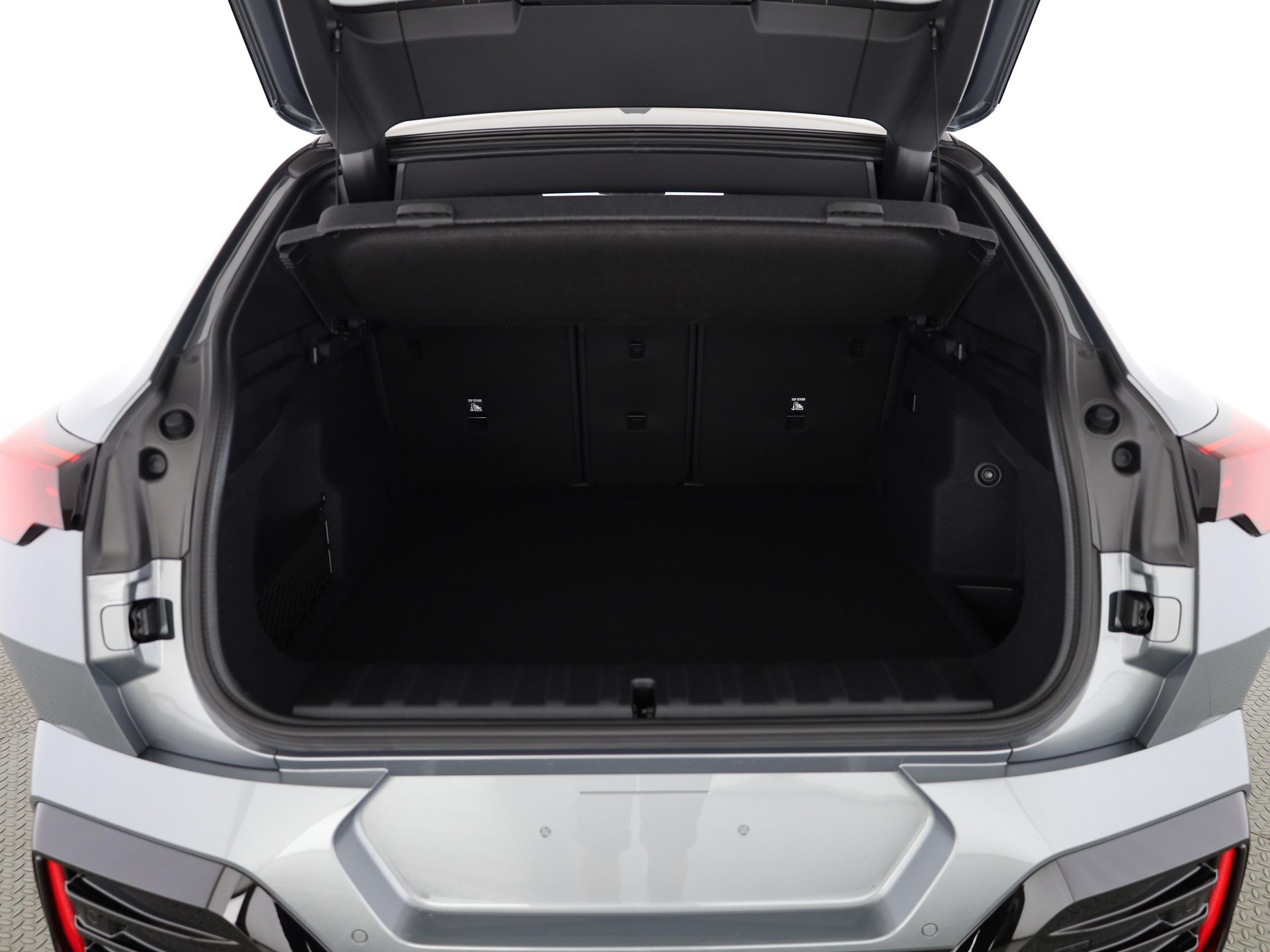 BMW iX2 20 eDrive-image-6