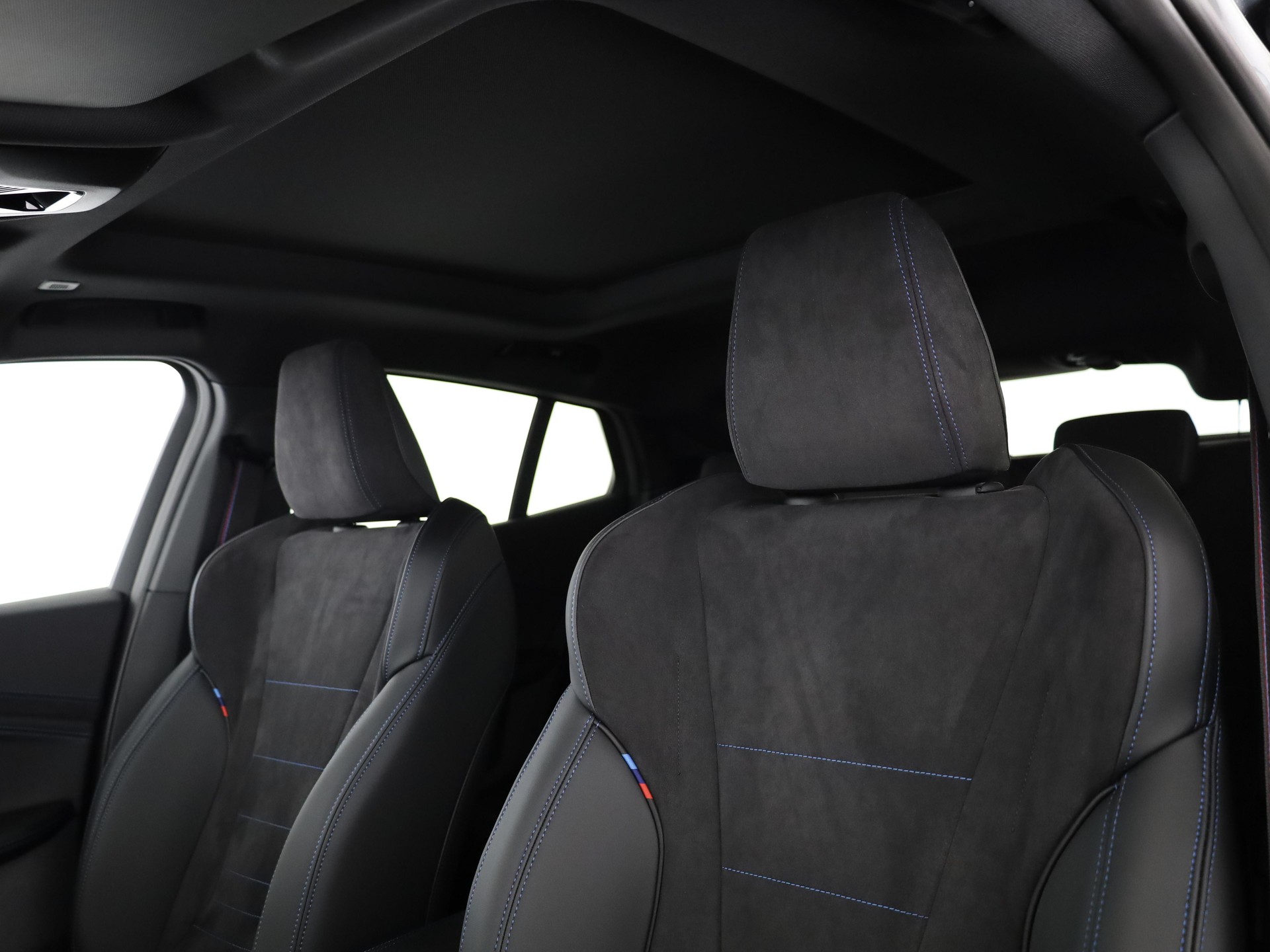 BMW iX2 20 eDrive-image-11