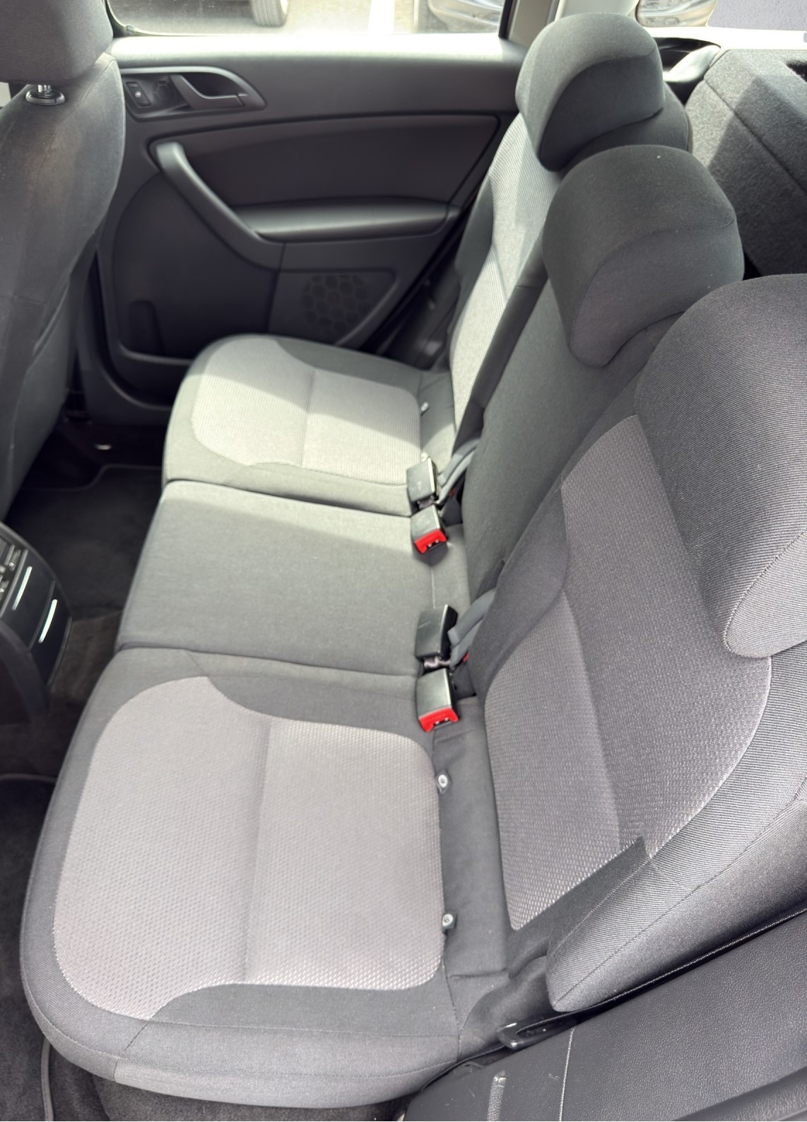 SKODA Yeti 2.0 TDI Active 4x4 DSG-image-15