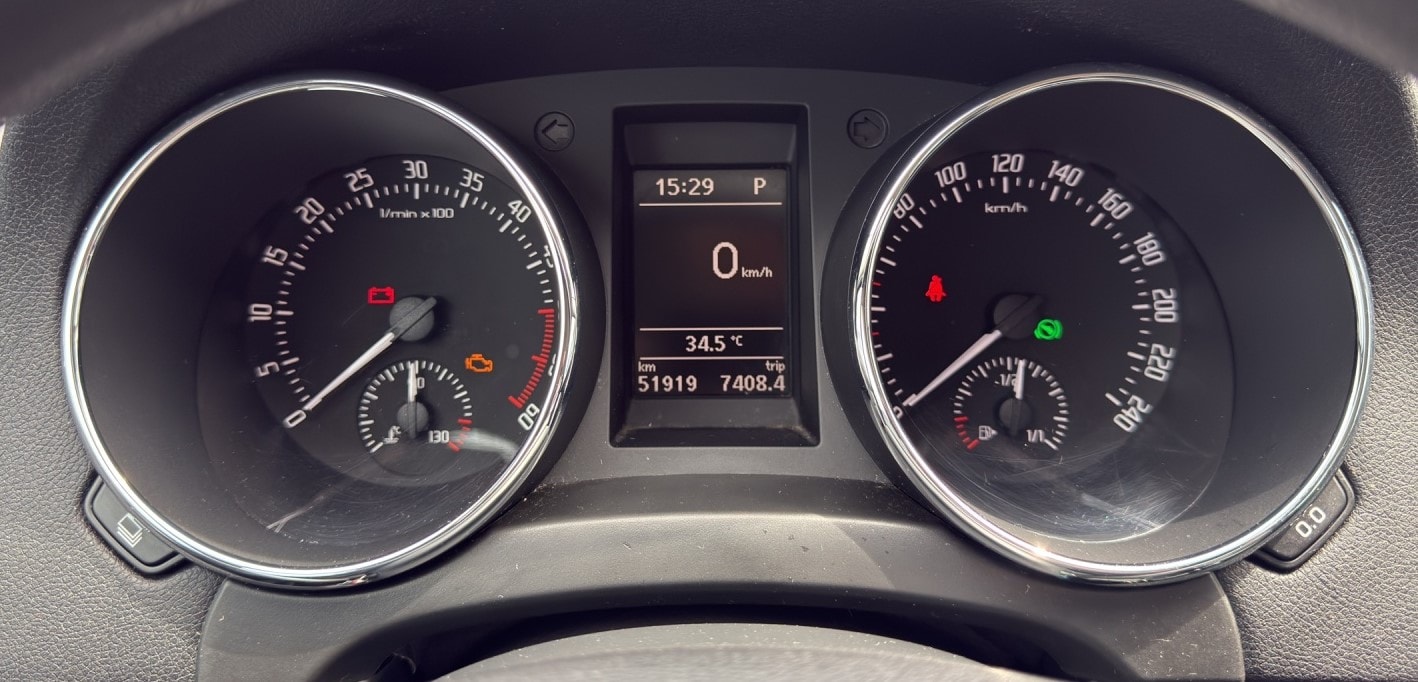 SKODA Yeti 2.0 TDI Active 4x4 DSG-image-9