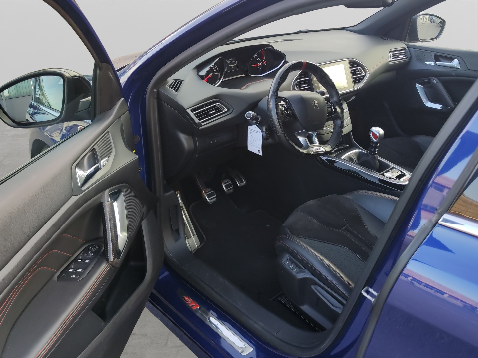 PEUGEOT 308 1.6 GTi-image-12