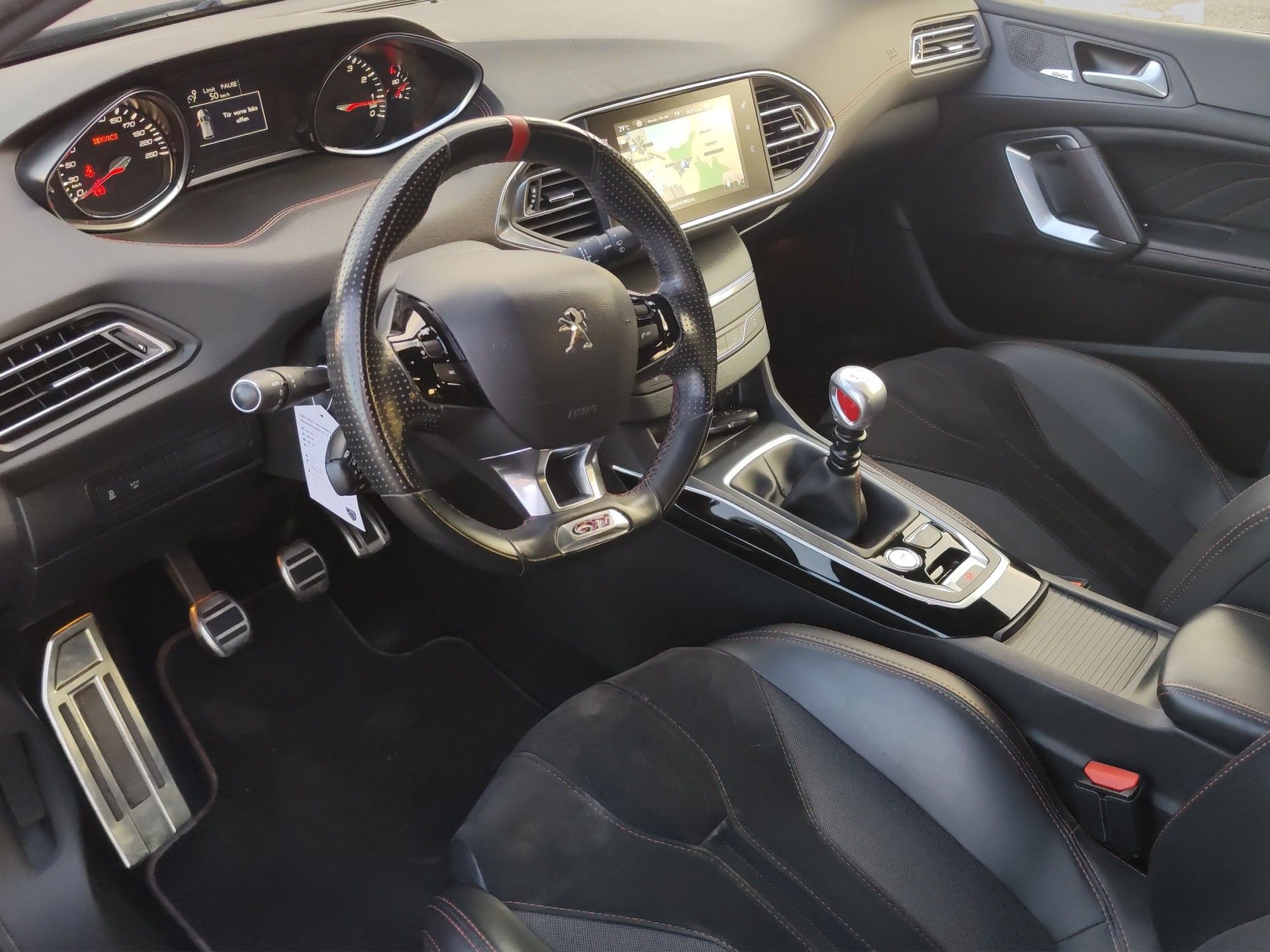 PEUGEOT 308 1.6 GTi-image-13
