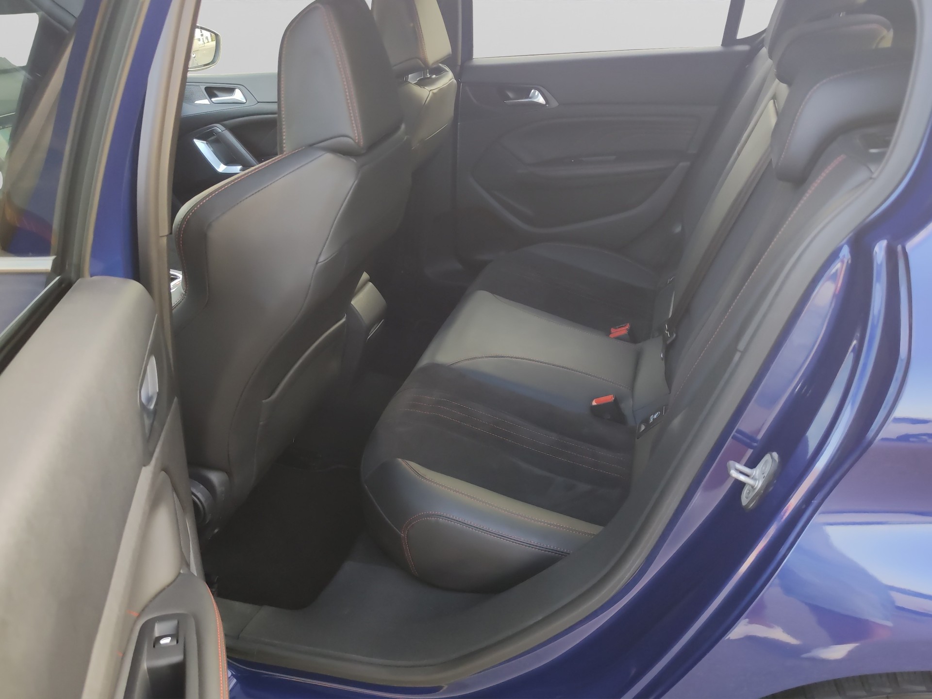 PEUGEOT 308 1.6 GTi-image-15