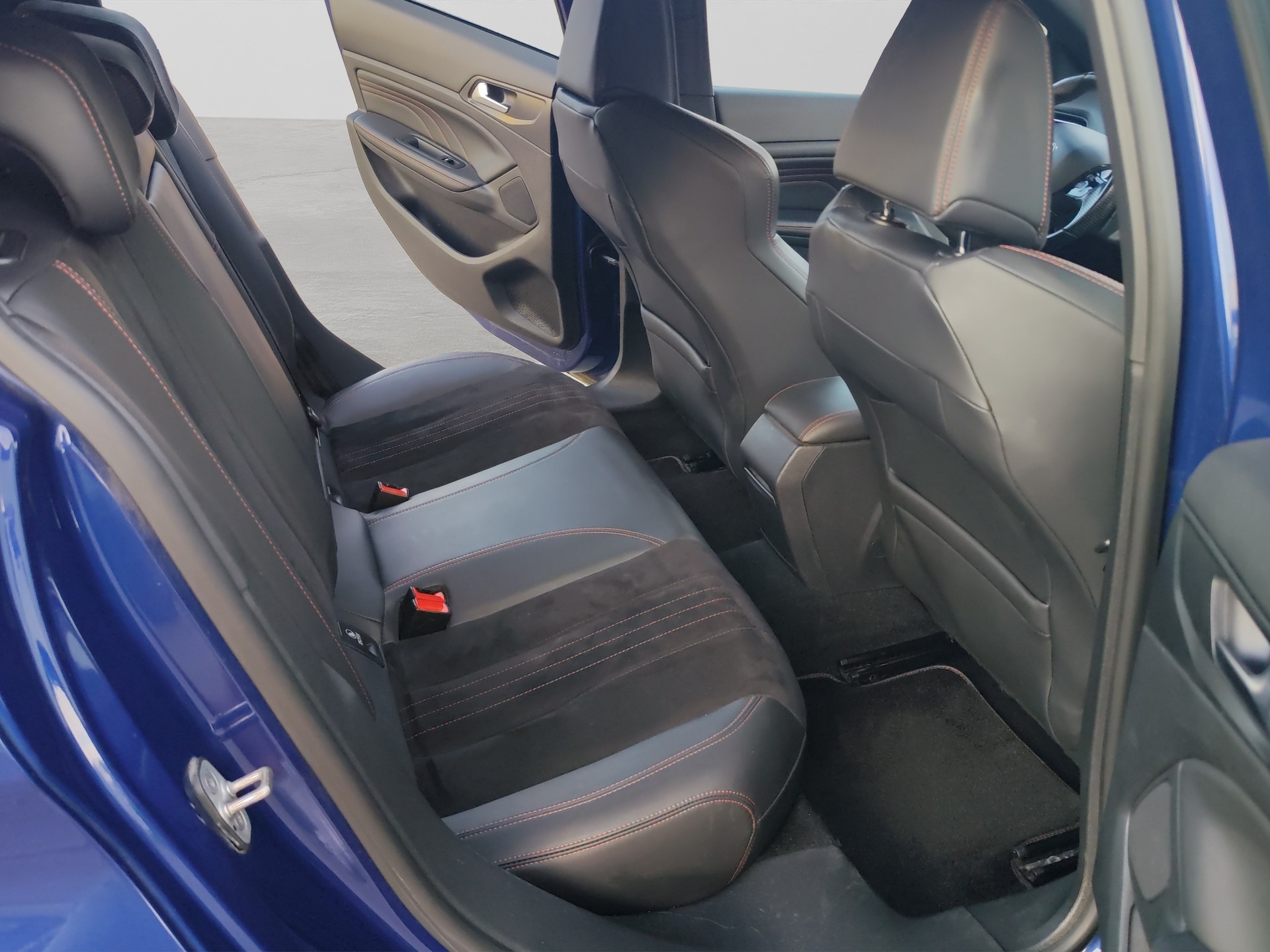 PEUGEOT 308 1.6 GTi-image-16