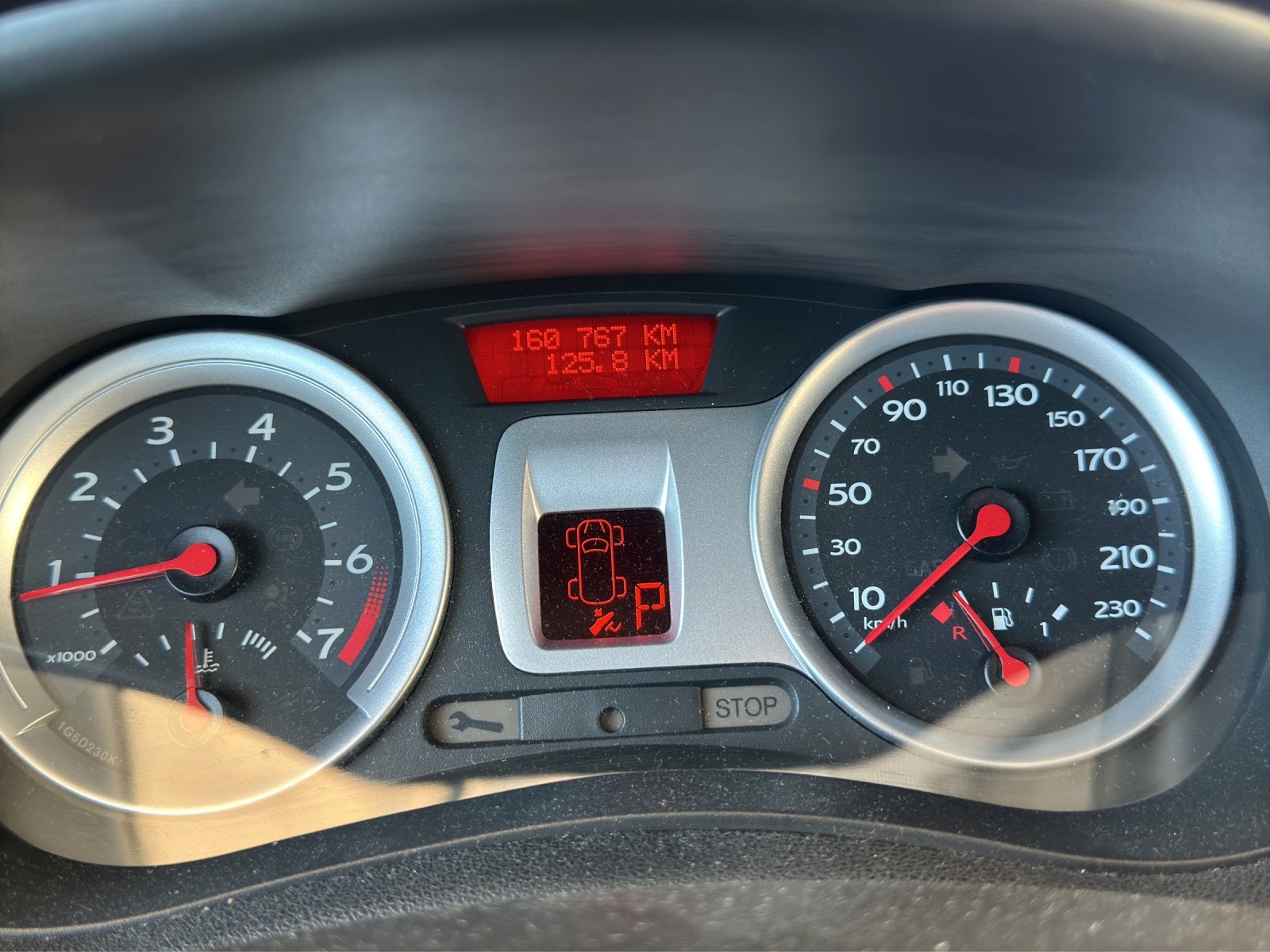 RENAULT Clio 2.0 16V Privilège Automatic-image-17