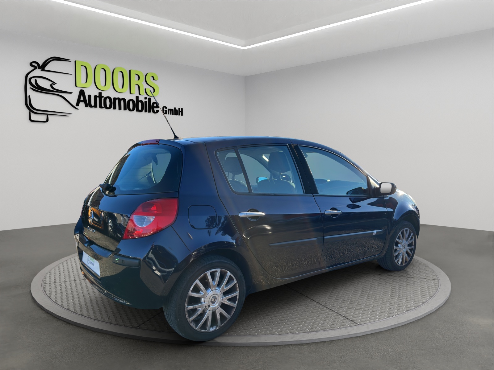 RENAULT Clio 2.0 16V Privilège Automatic-image-4