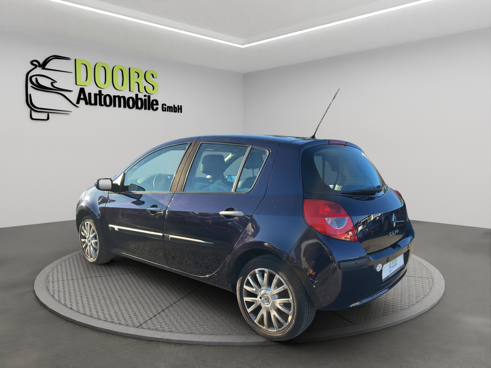 RENAULT Clio 2.0 16V Privilège Automatic-image-5