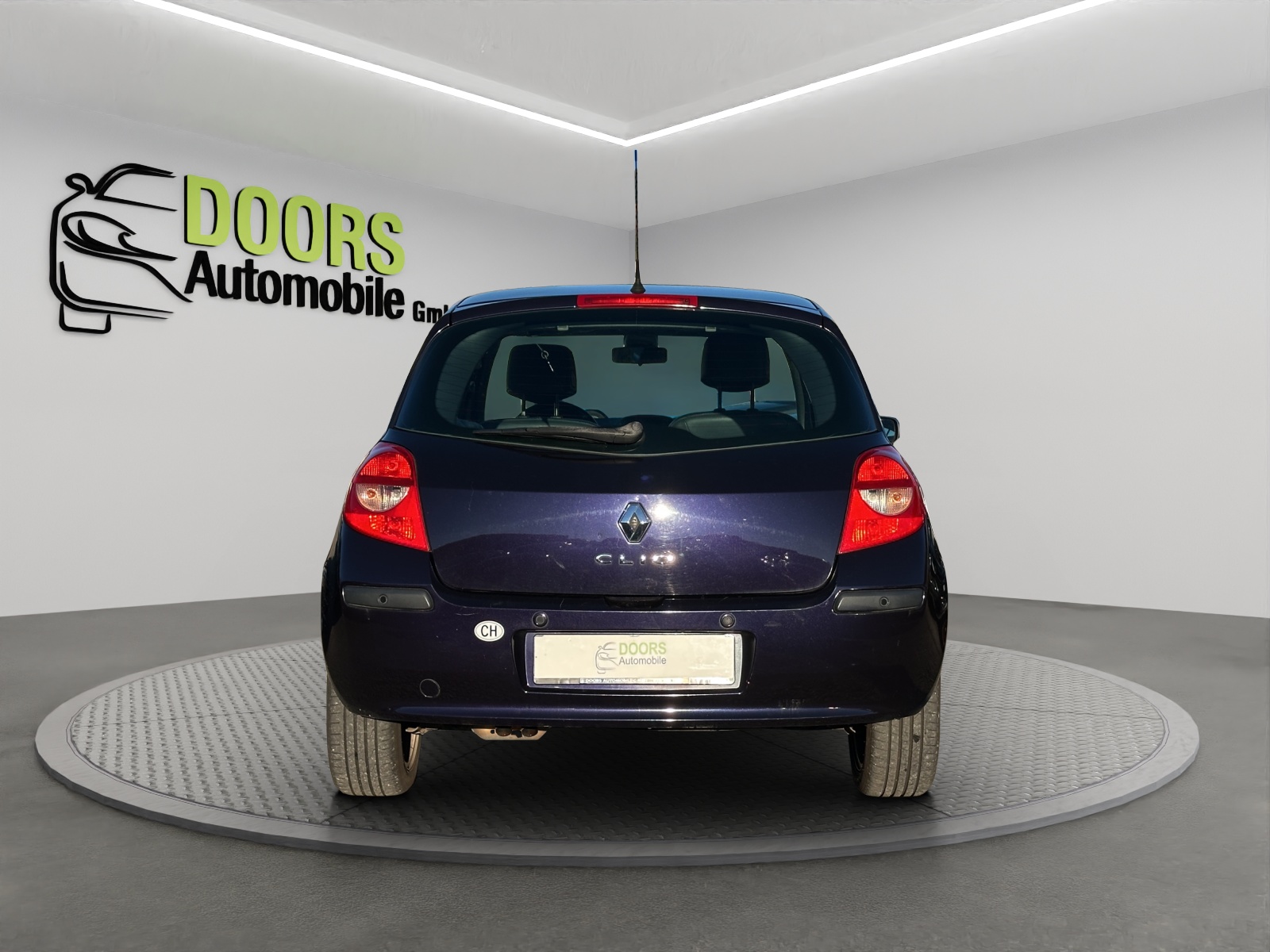 RENAULT Clio 2.0 16V Privilège Automatic-image-3