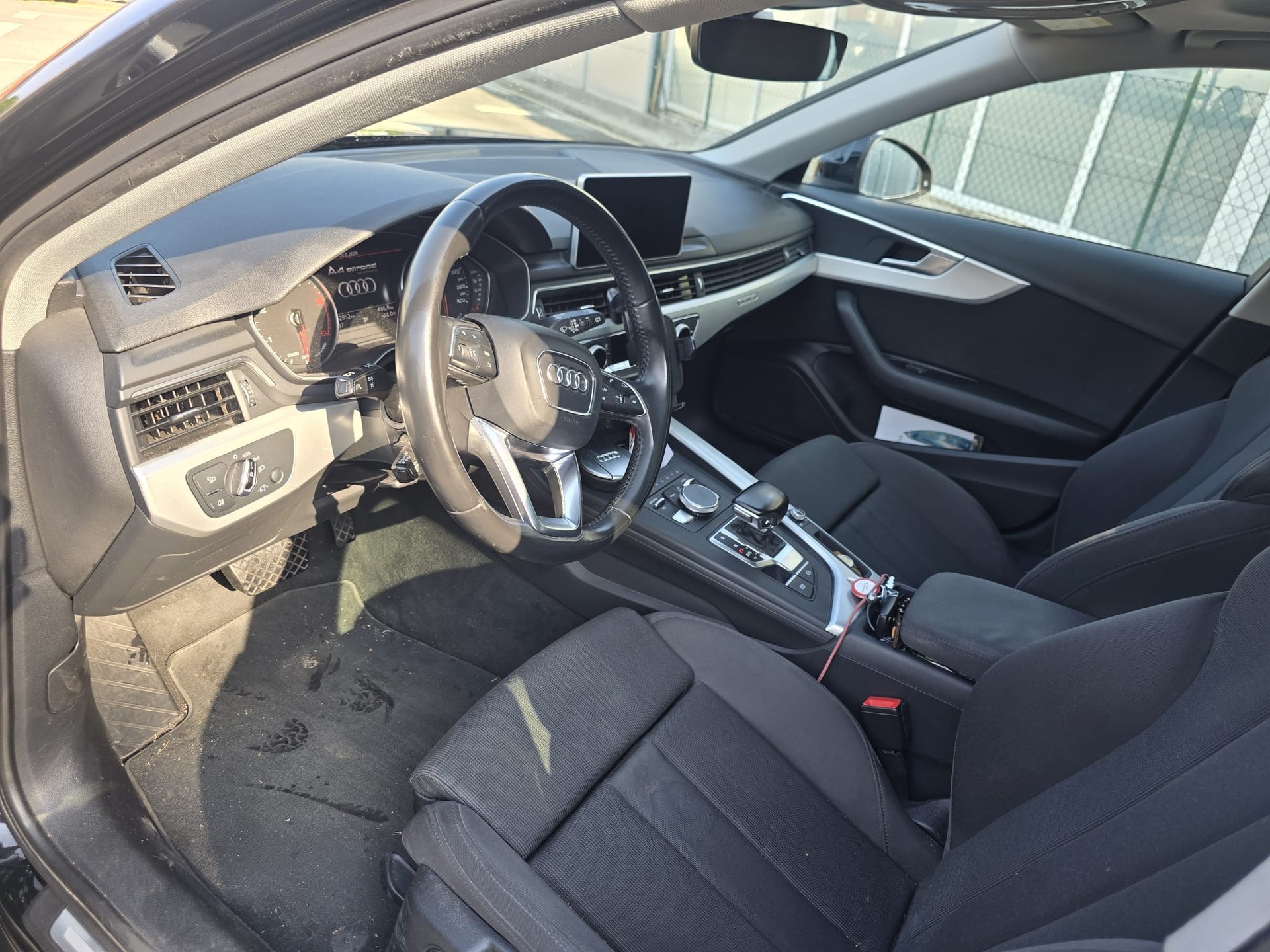 AUDI 2.0 TDI 190 quattro S-Tronic-image-3