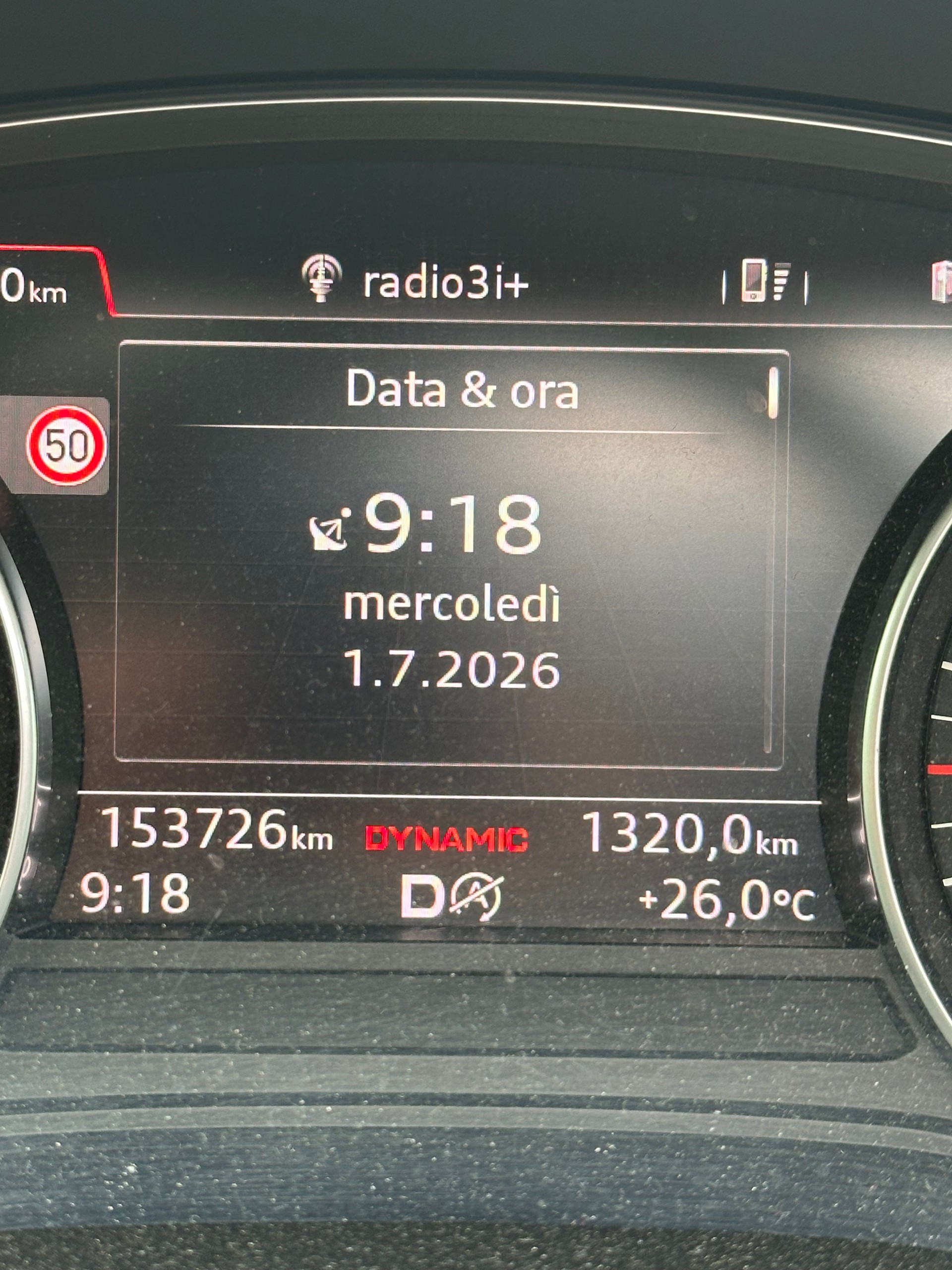 AUDI 2.0 TDI 190 quattro S-Tronic-image-5
