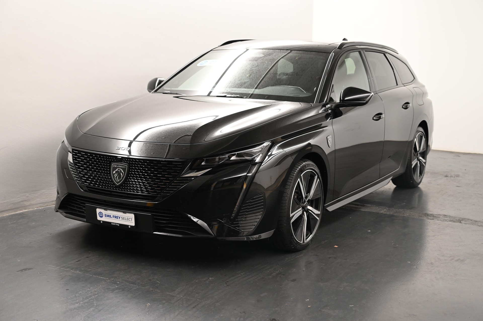 PEUGEOT 308 SW 1.6 PHEV 180 GT-image-0