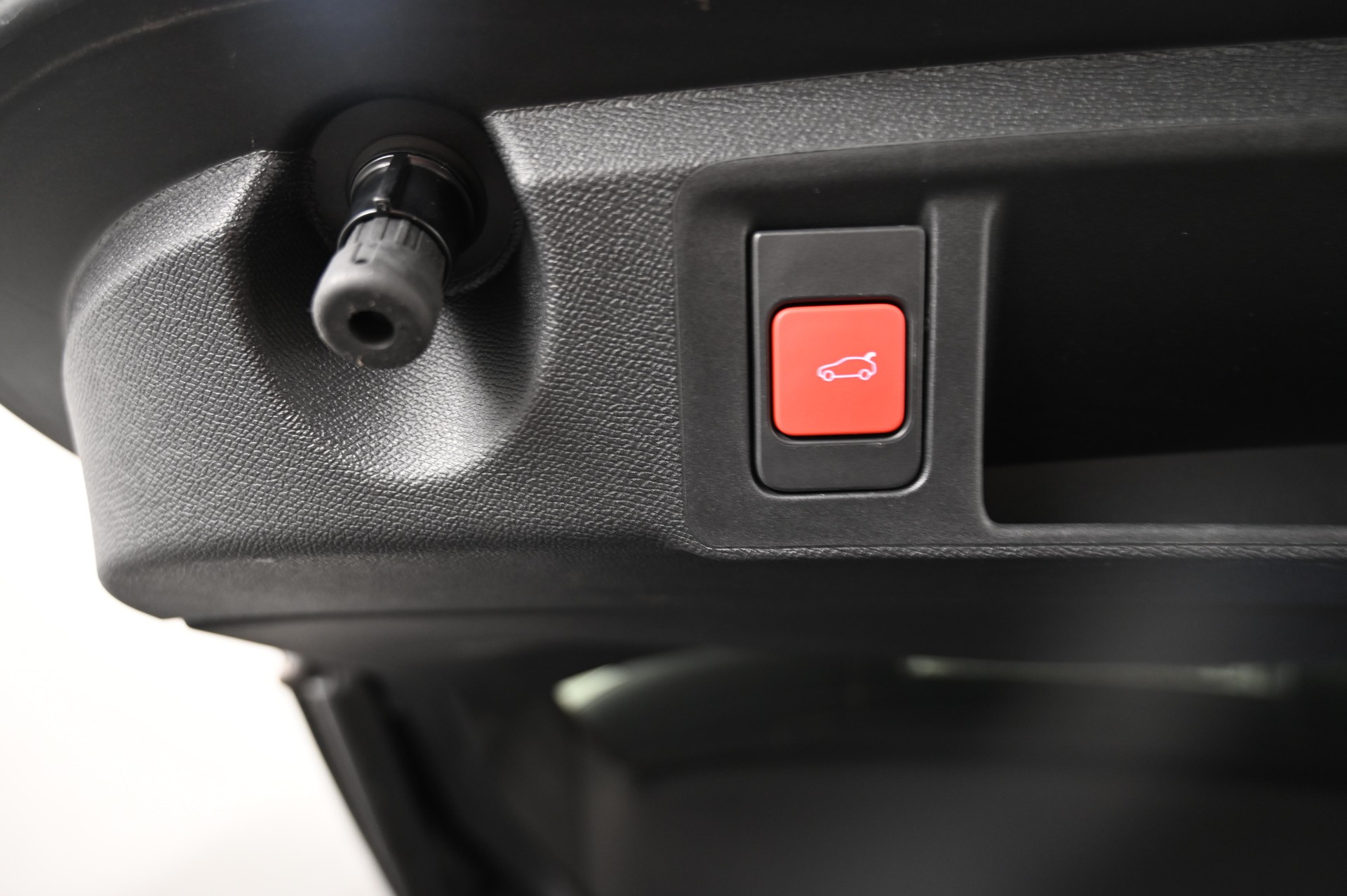 PEUGEOT 308 SW 1.6 PHEV 180 GT-image-17