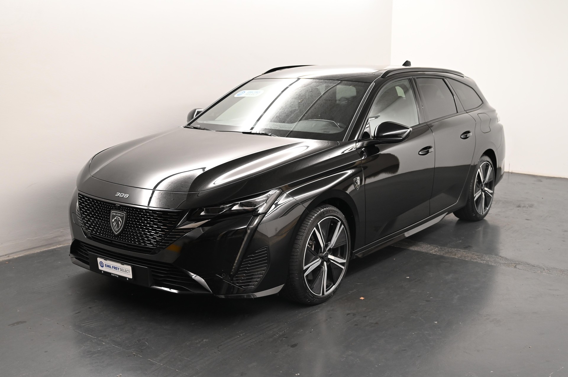 PEUGEOT 308 SW 1.6 PHEV 180 GT-image-2