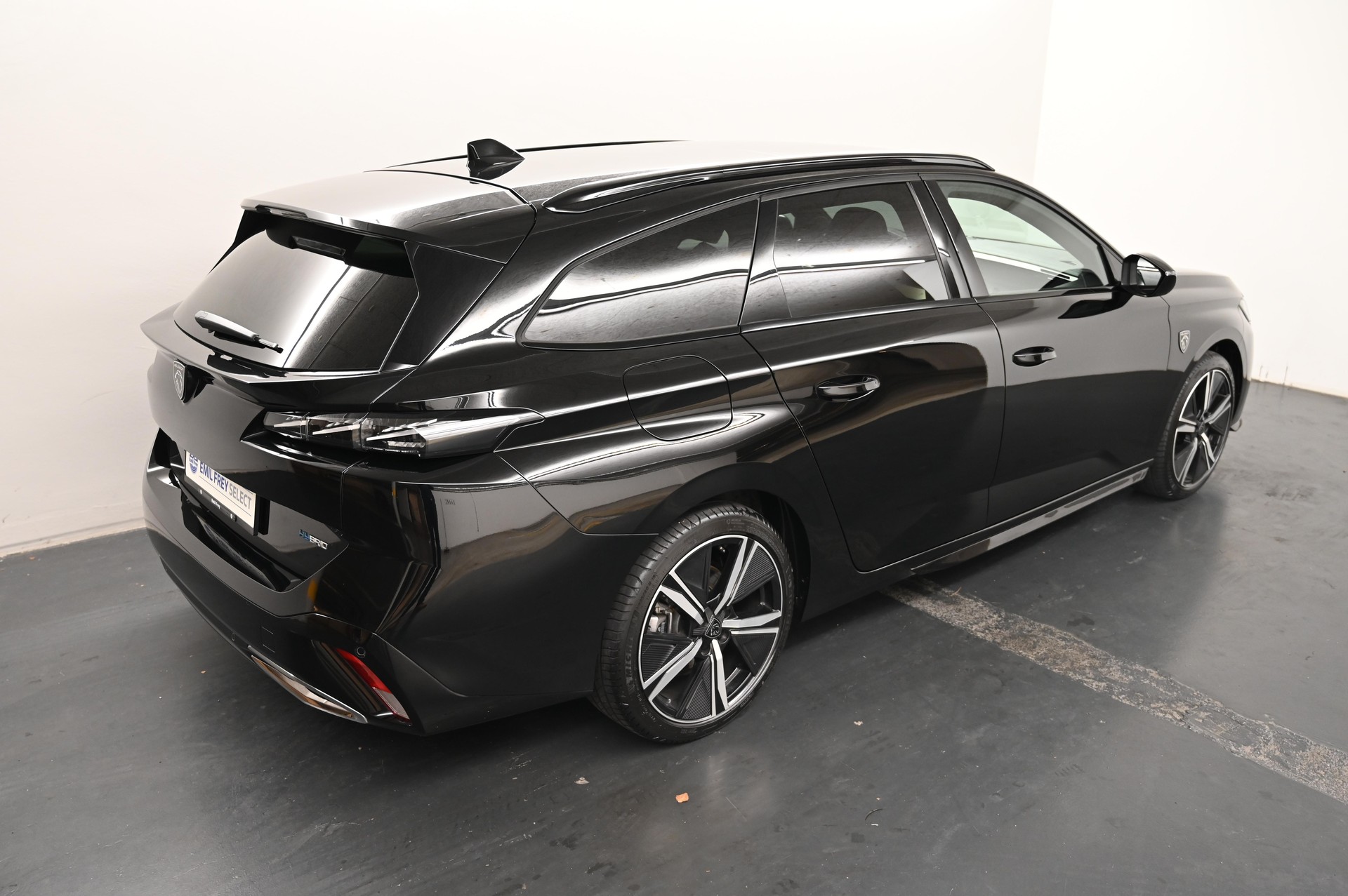 PEUGEOT 308 SW 1.6 PHEV 180 GT-image-19