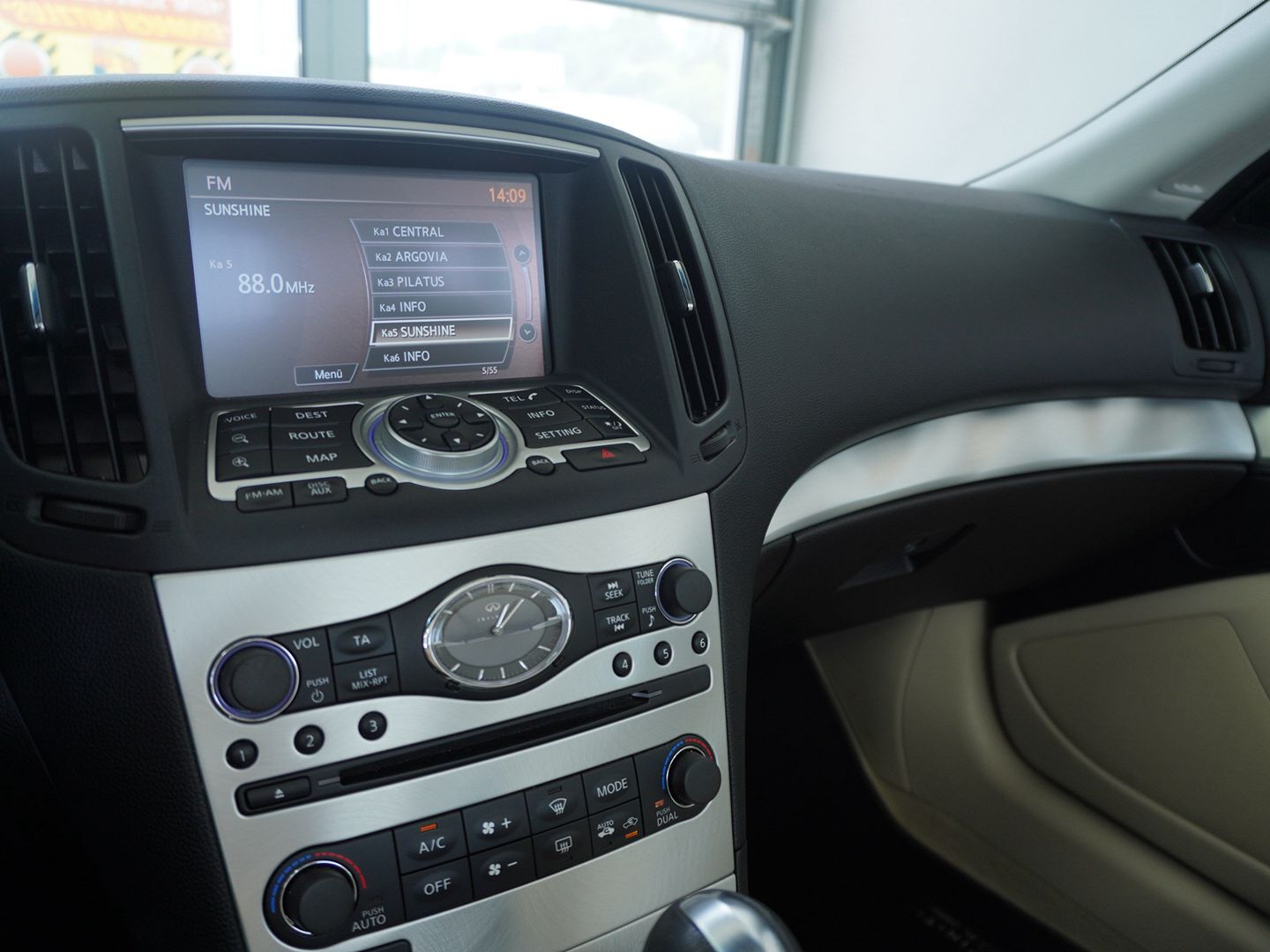 INFINITI Q60 Cabrio GT Premium Automatic-image-5