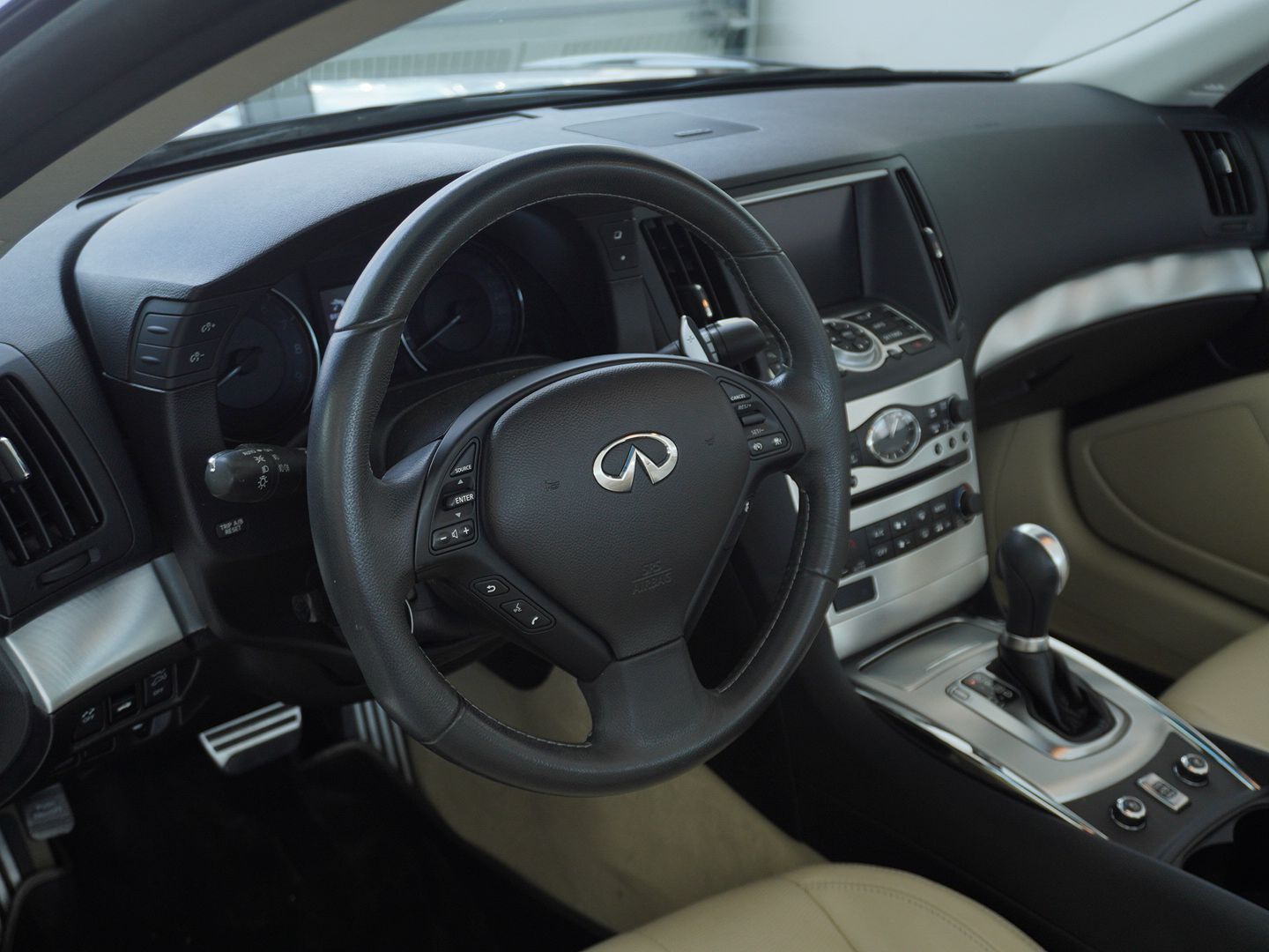 INFINITI Q60 Cabrio GT Premium Automatic-showroom-element-2