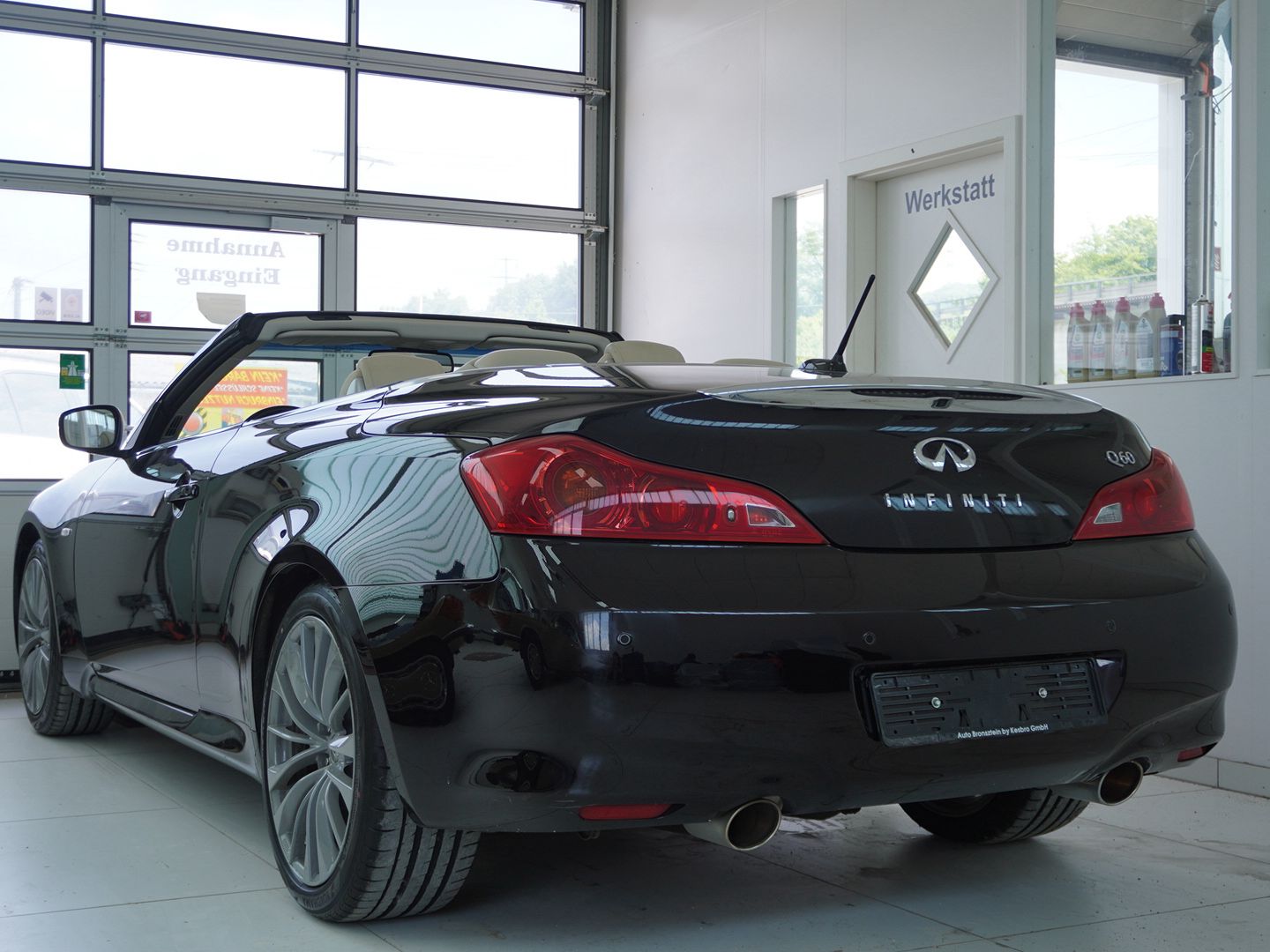 INFINITI Q60 Cabrio GT Premium Automatic-showroom-element-1