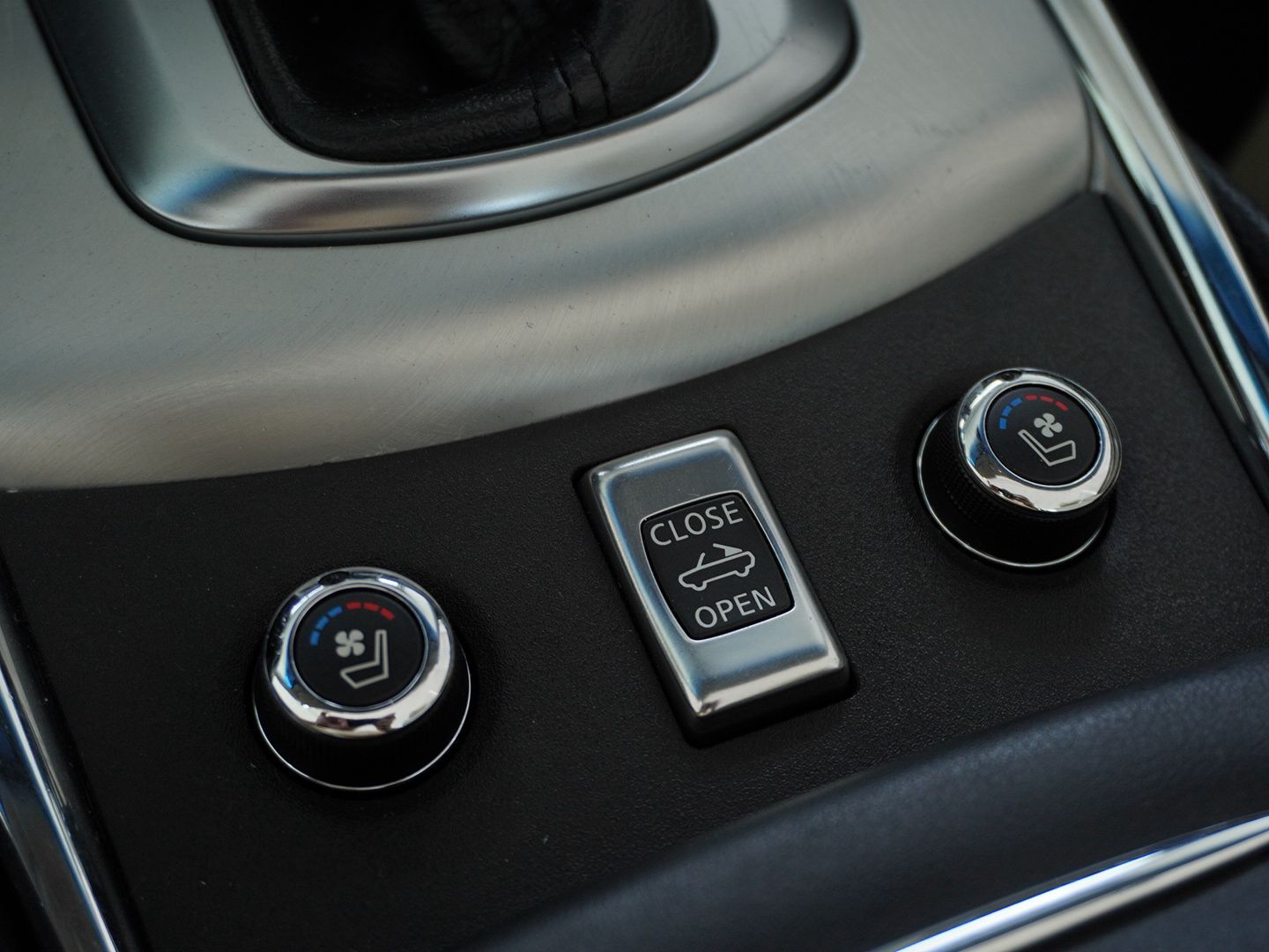 INFINITI Q60 Cabrio GT Premium Automatic-image-7