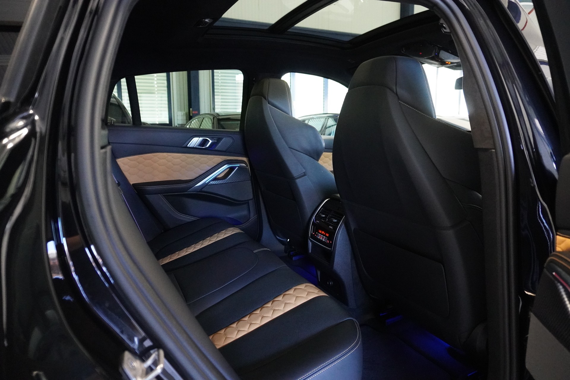 BMW X6M Steptronic M Competition // CH FAHRZUEG //-image-14