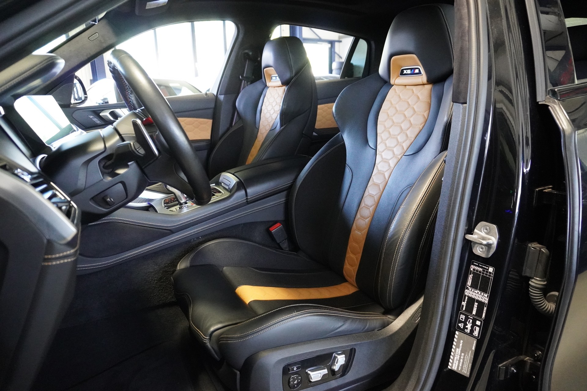 BMW X6M Steptronic M Competition // CH FAHRZUEG //-image-9