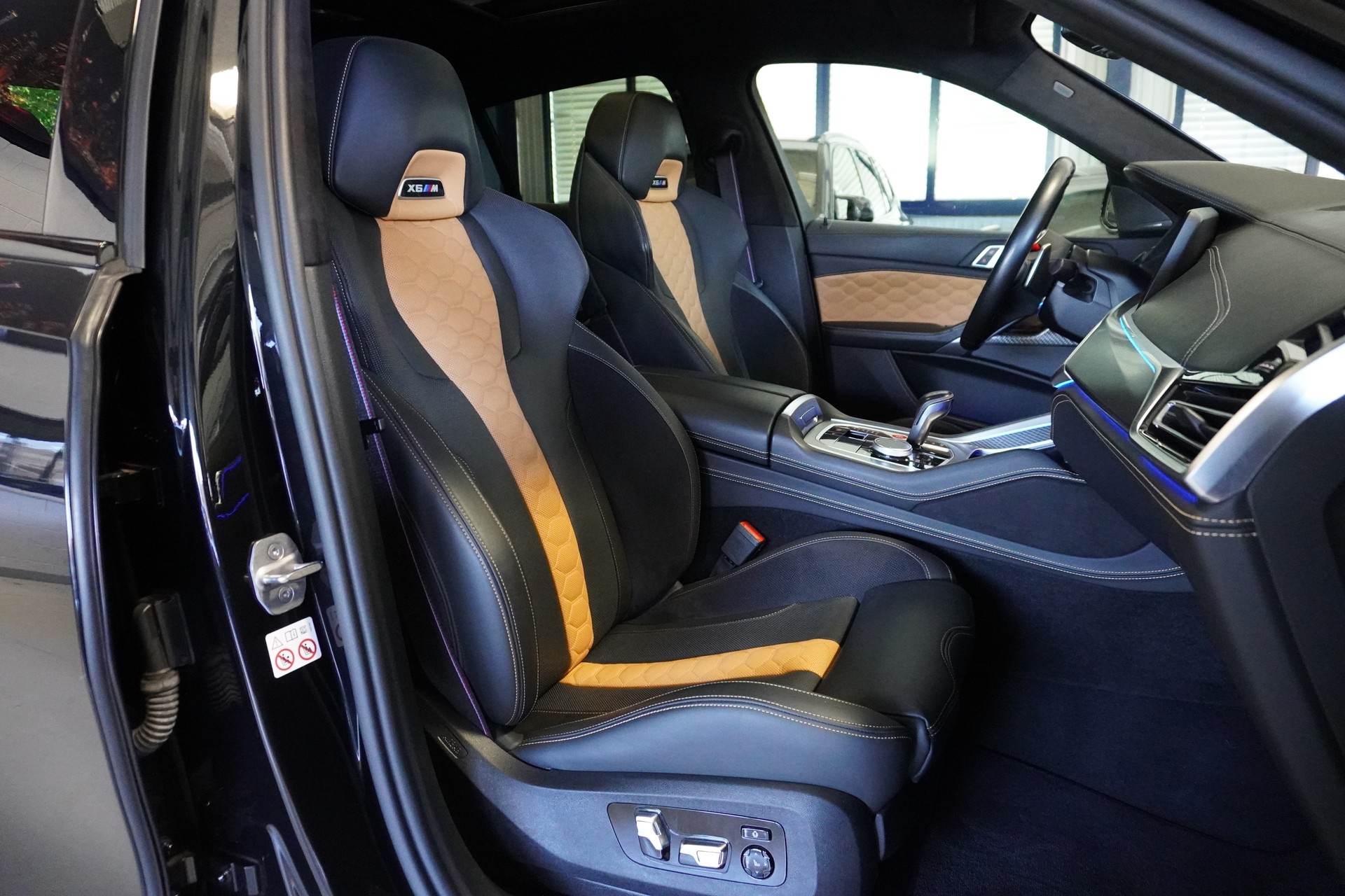 BMW X6M Steptronic M Competition // CH FAHRZUEG //-image-8