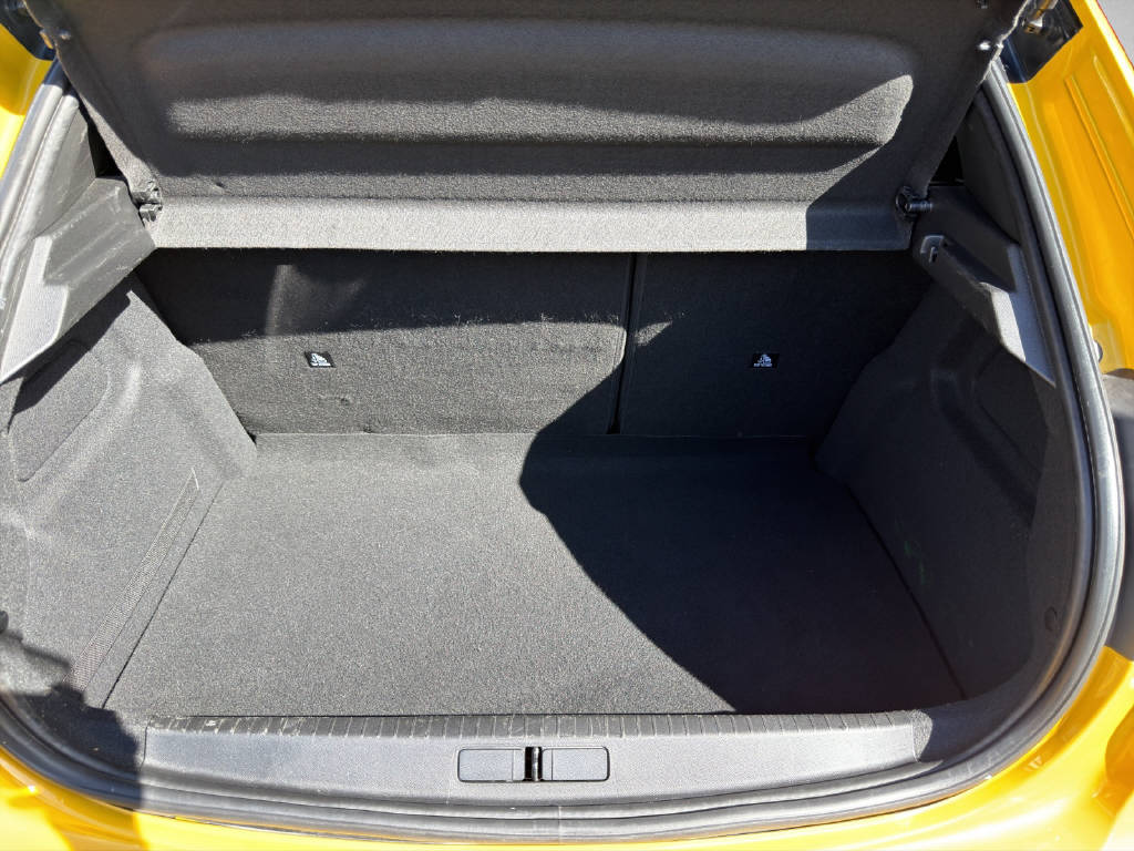 PEUGEOT 208 1.2 PureTech 100 GT Pack-image-5