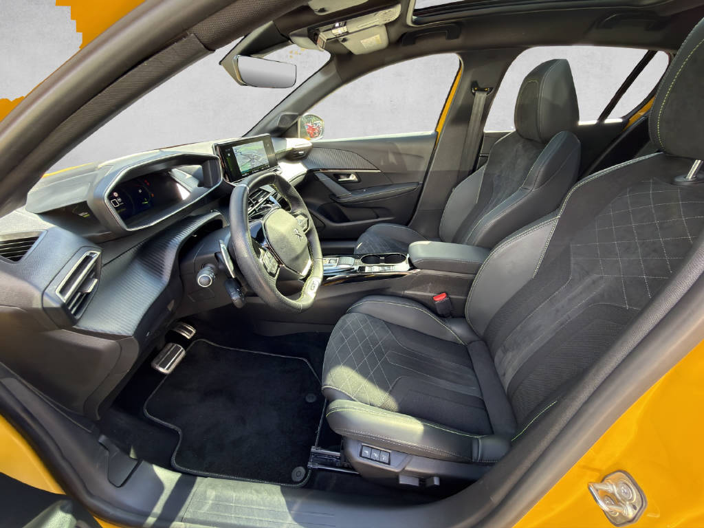 PEUGEOT 208 1.2 PureTech 100 GT Pack-image-7