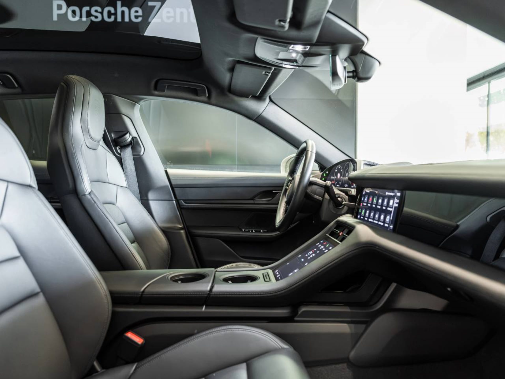 PORSCHE Taycan Sport Turismo-image-17