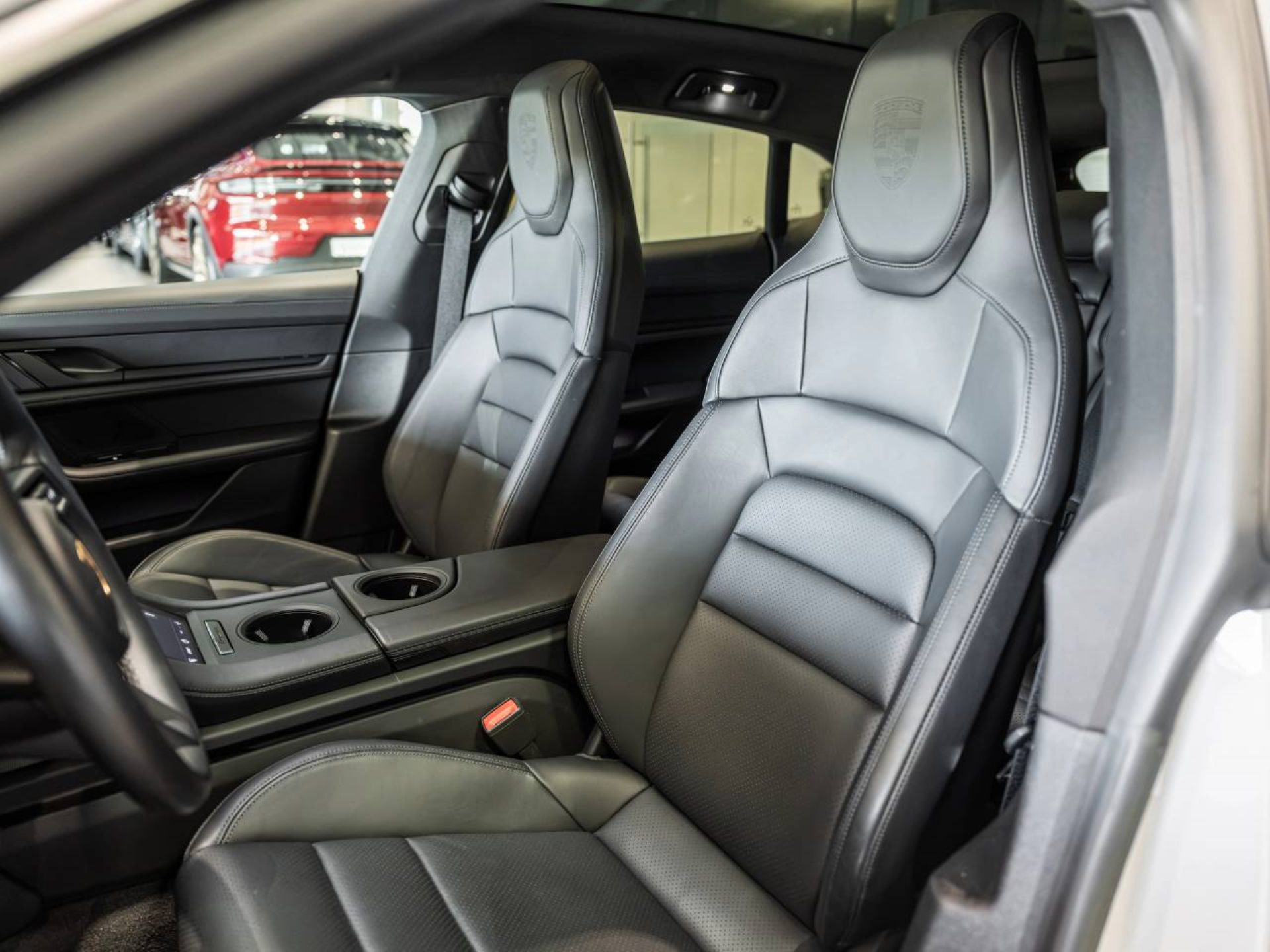 PORSCHE Taycan Sport Turismo-image-4