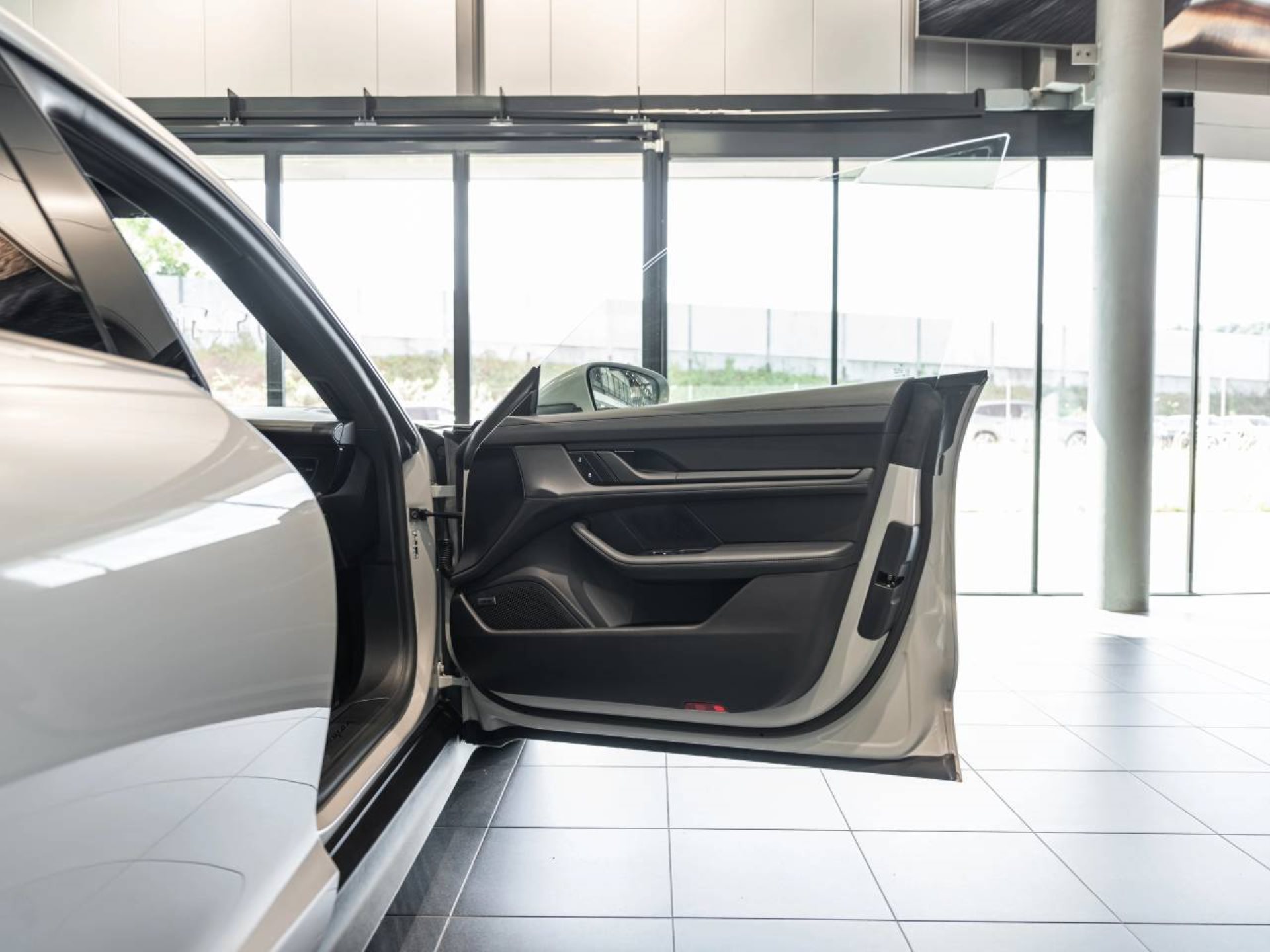 PORSCHE Taycan Sport Turismo-image-22