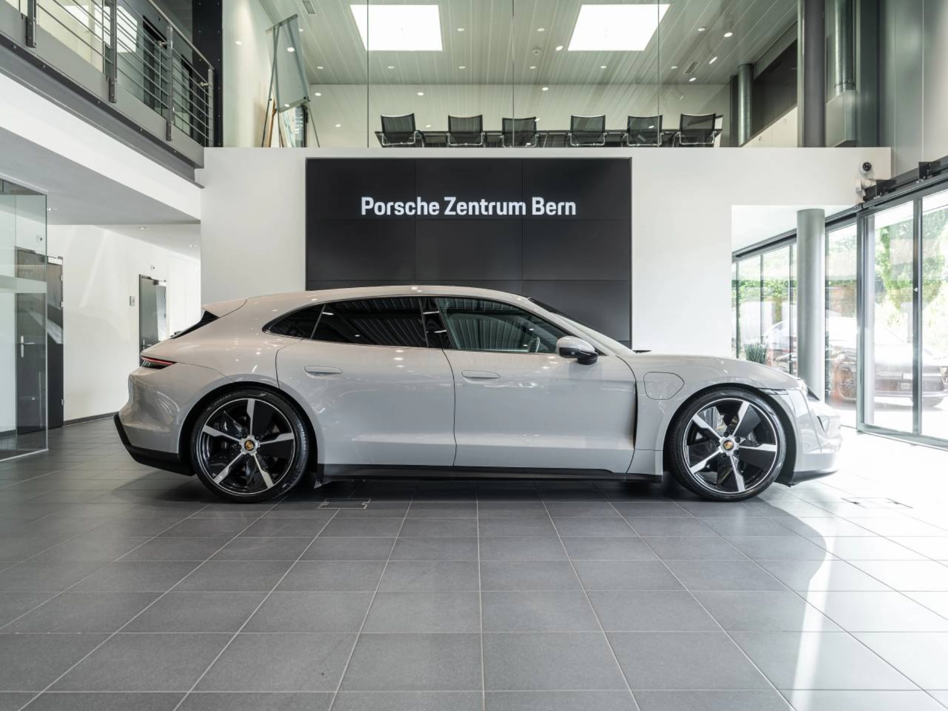 PORSCHE Taycan Sport Turismo-image-1