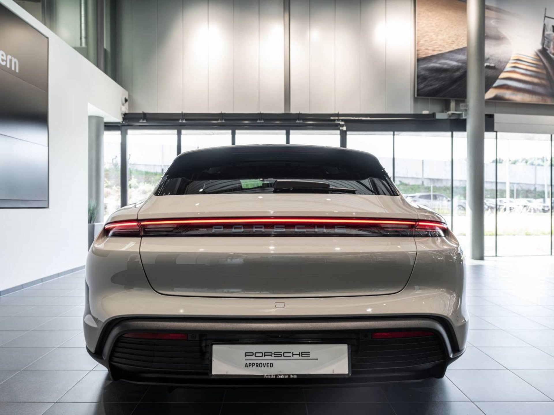 PORSCHE Taycan Sport Turismo-image-5