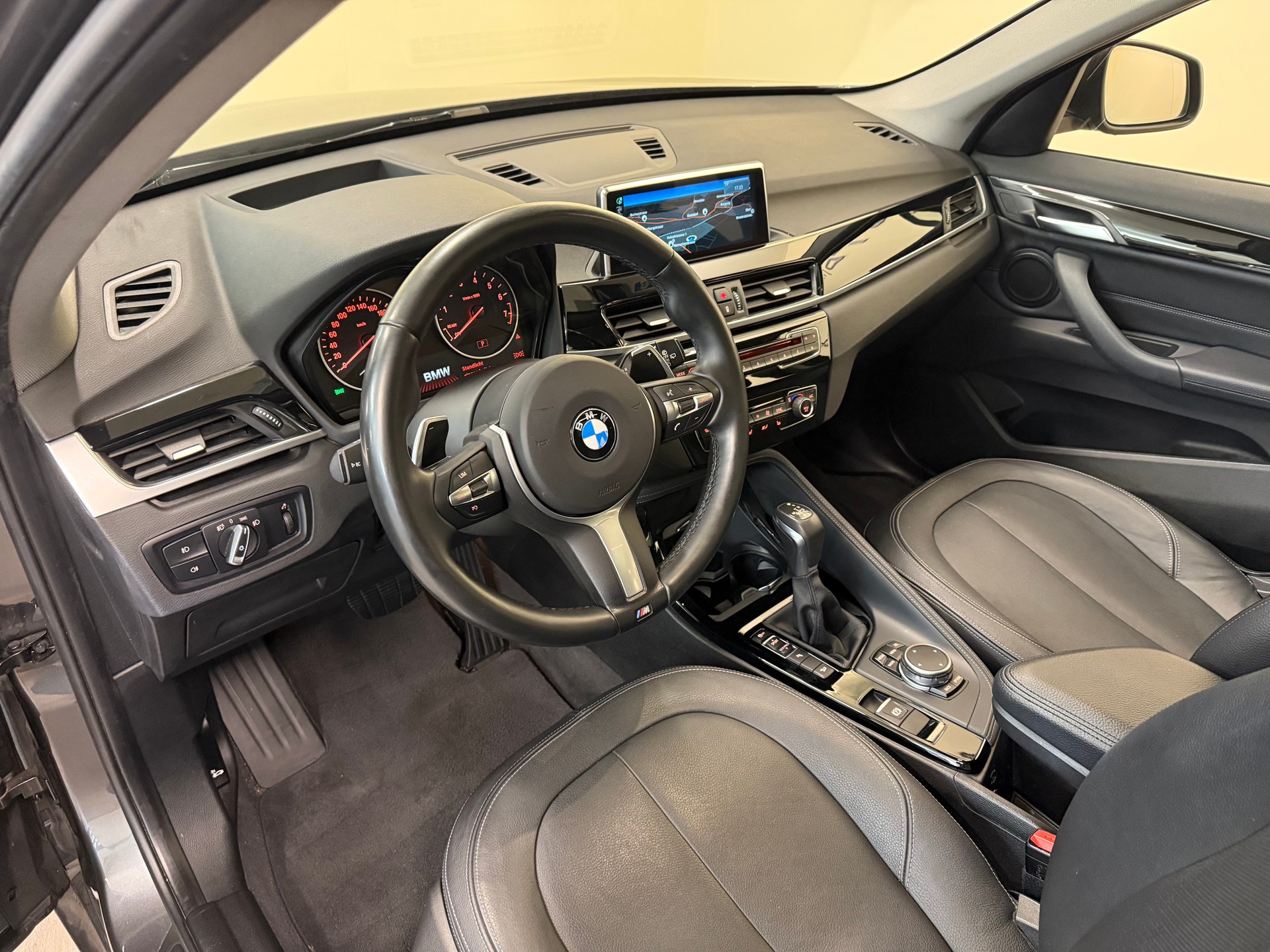 BMW X1 xDrive 25i xLine Steptronic-image-13
