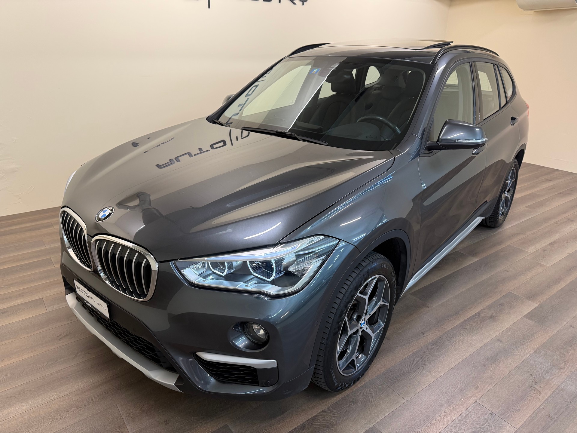 BMW X1 xDrive 25i xLine Steptronic-image-1