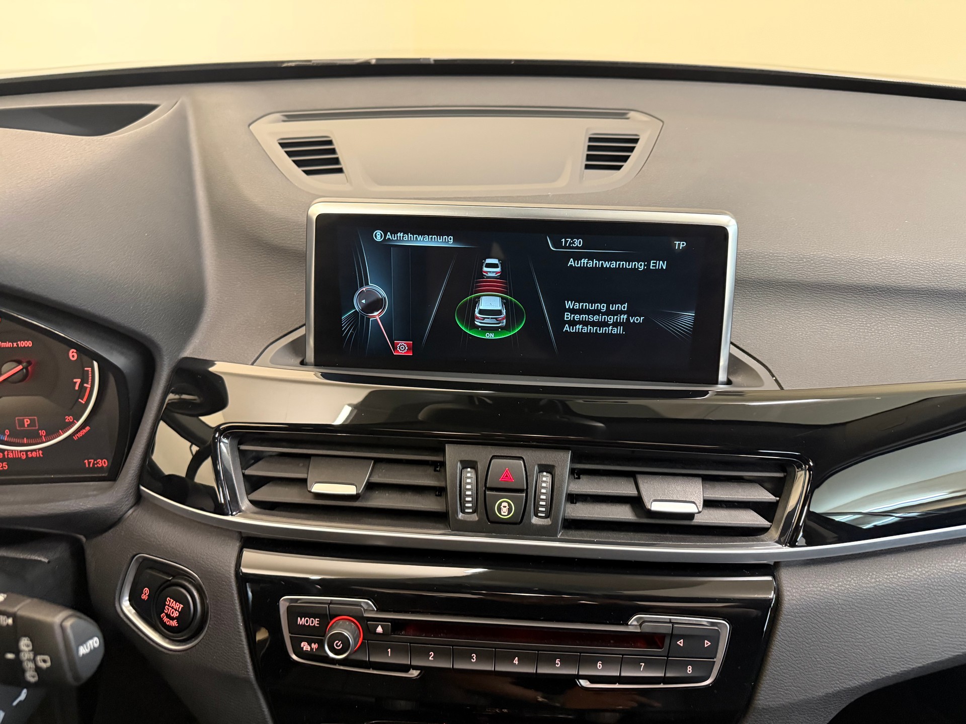 BMW X1 xDrive 25i xLine Steptronic-image-17