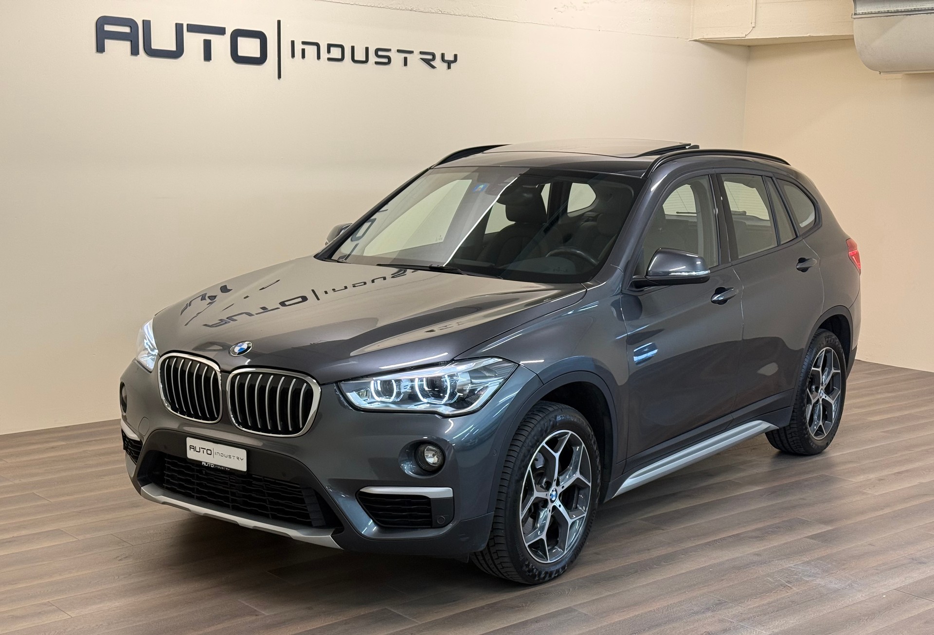 BMW X1 xDrive 25i xLine Steptronic-image-0
